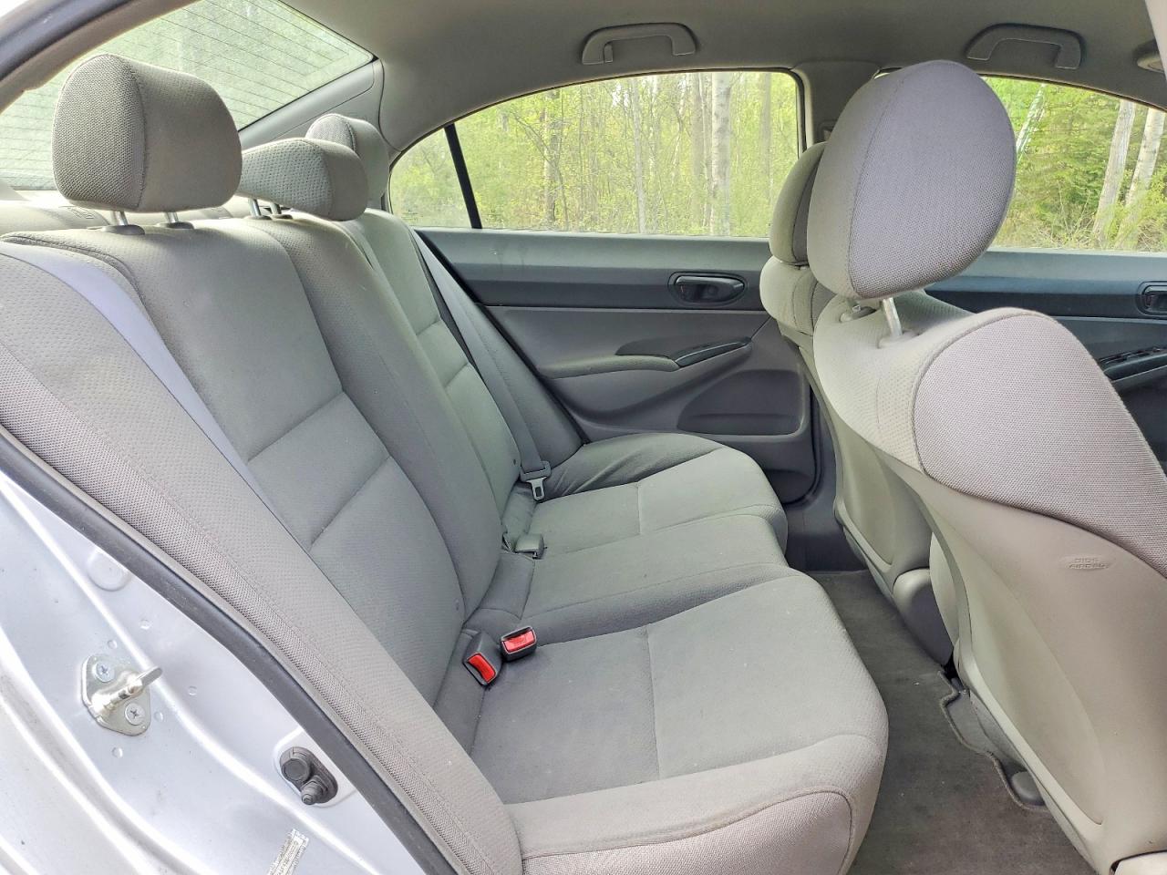 2011 Honda Civic Dx-g Silver vin: 2HGFA1F42BH002372