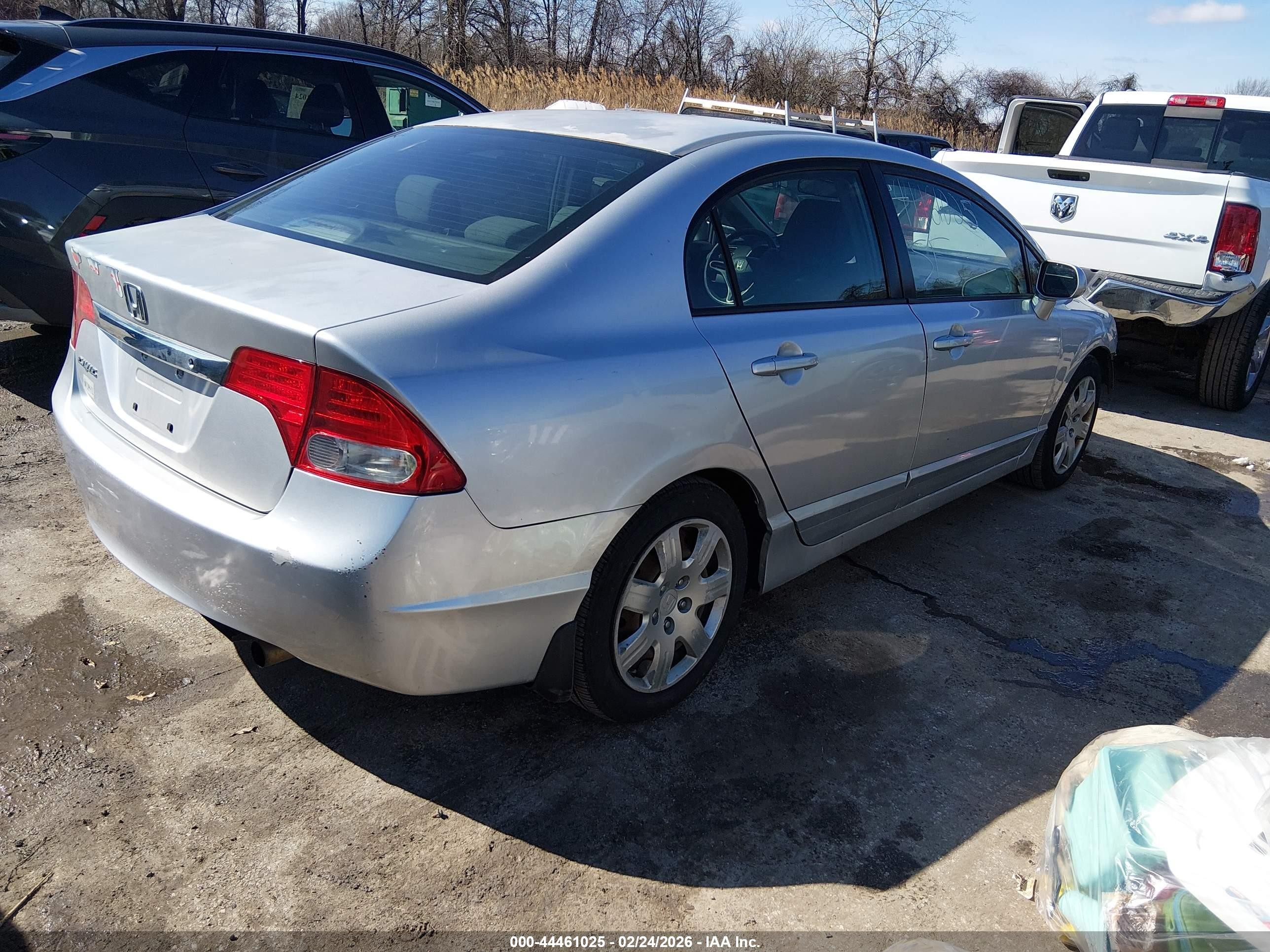 2010 Honda Civic Lx Silver vin: 2HGFA1F50AH329635