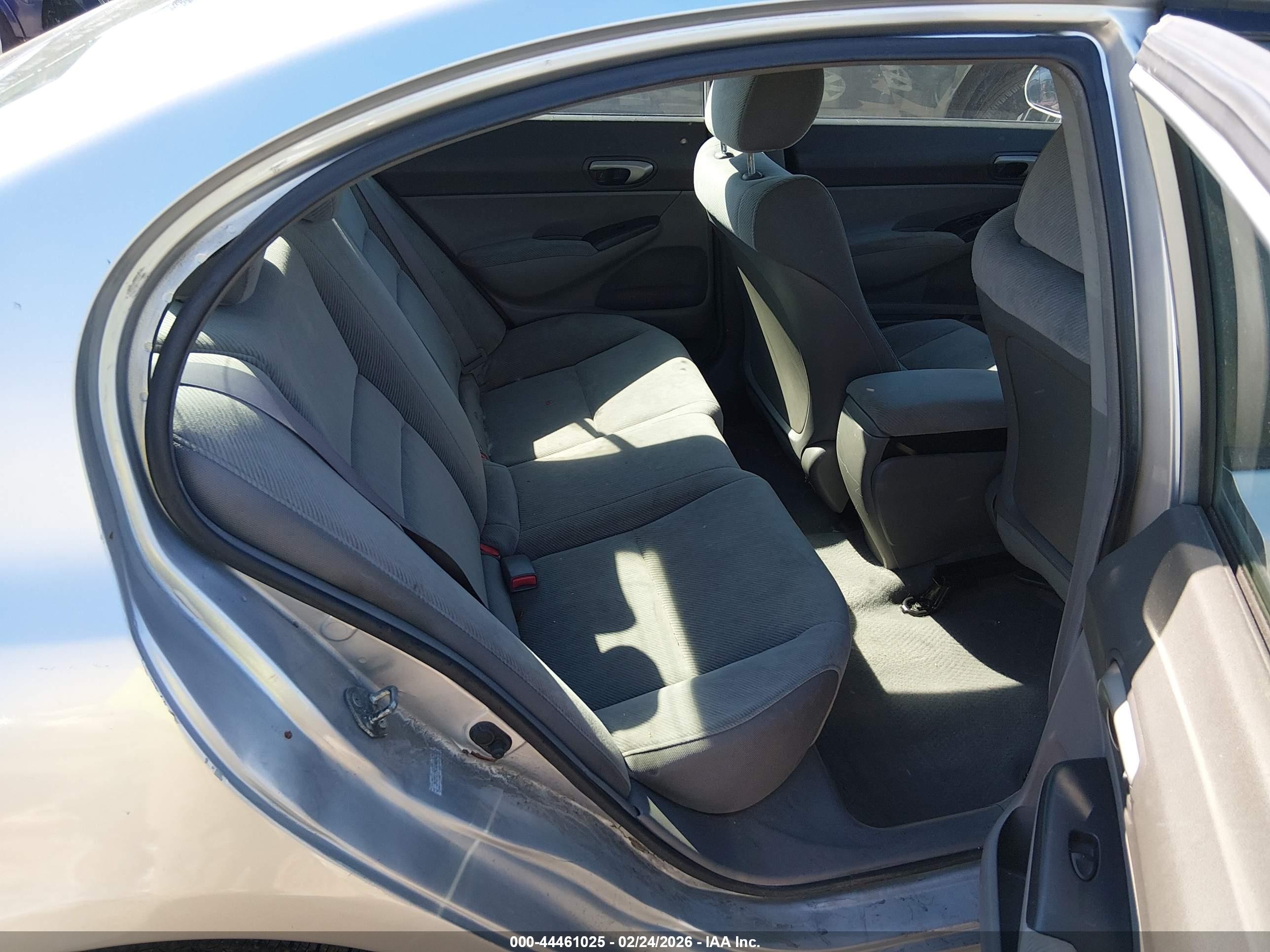 2010 Honda Civic Lx Silver vin: 2HGFA1F50AH329635
