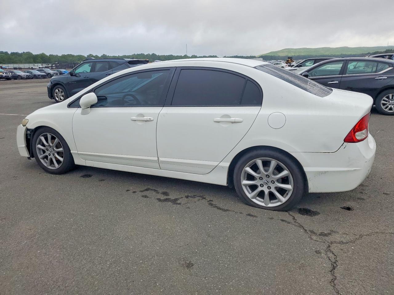 2011 Honda Civic Lx White vin: 2HGFA1F50BH306499