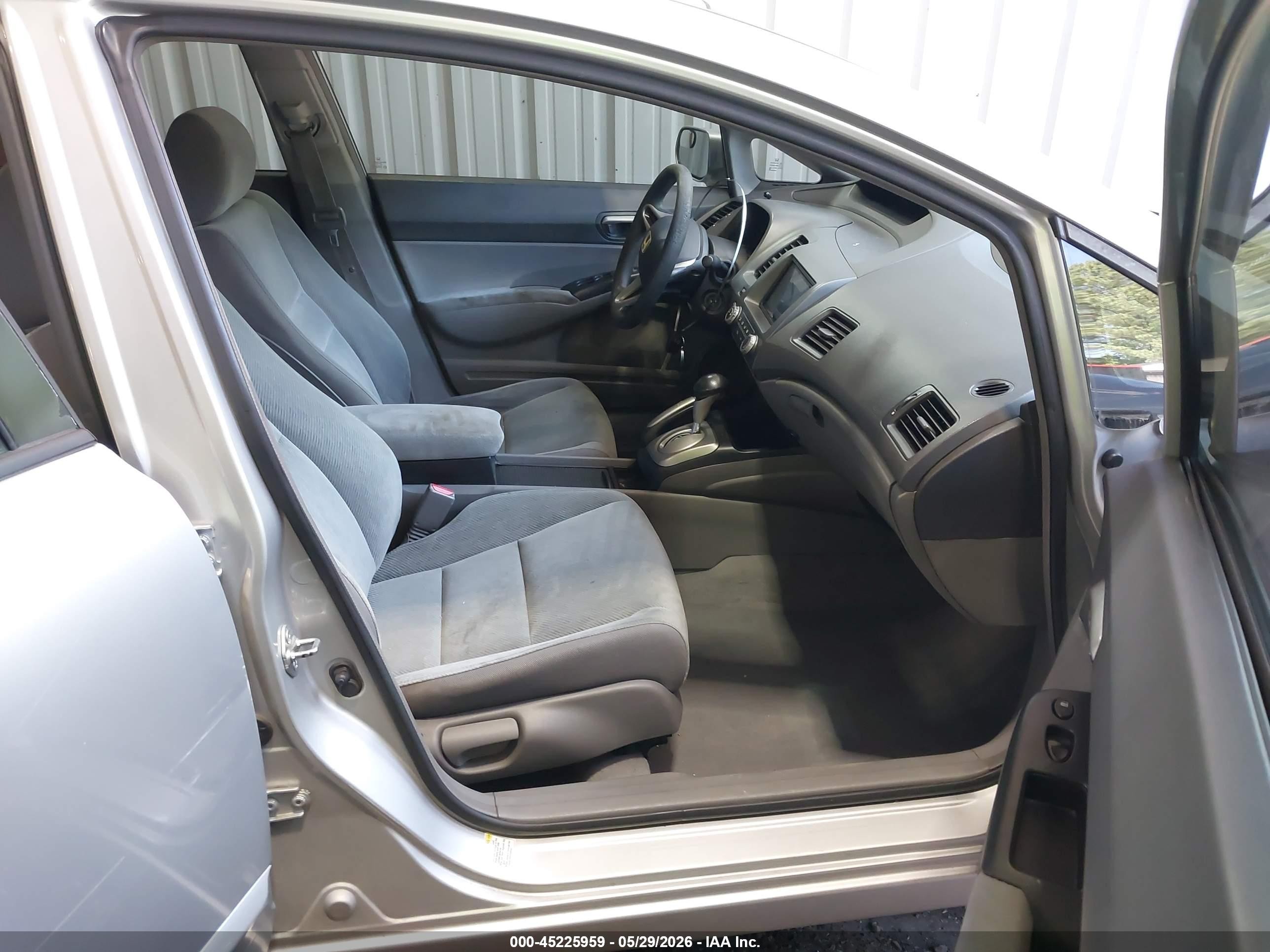 2010 Honda Civic Lx Silver vin: 2HGFA1F51AH319101