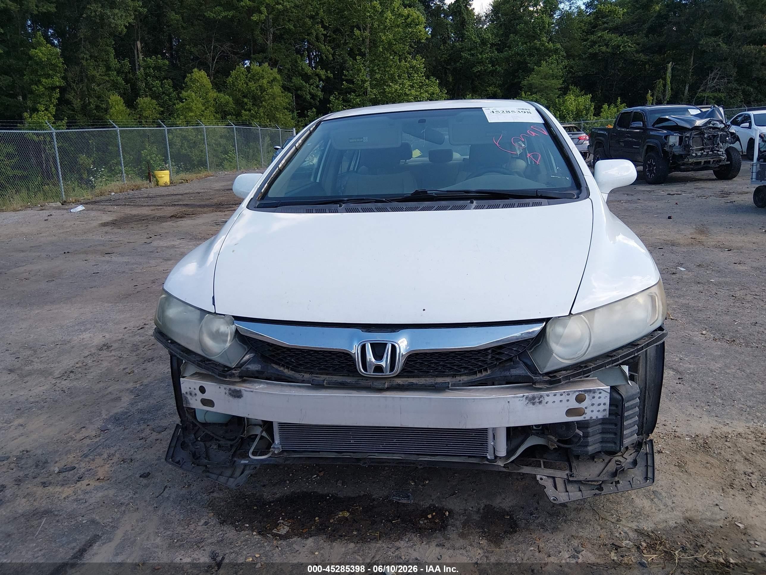 2010 Honda Civic Lx White vin: 2HGFA1F51AH549110