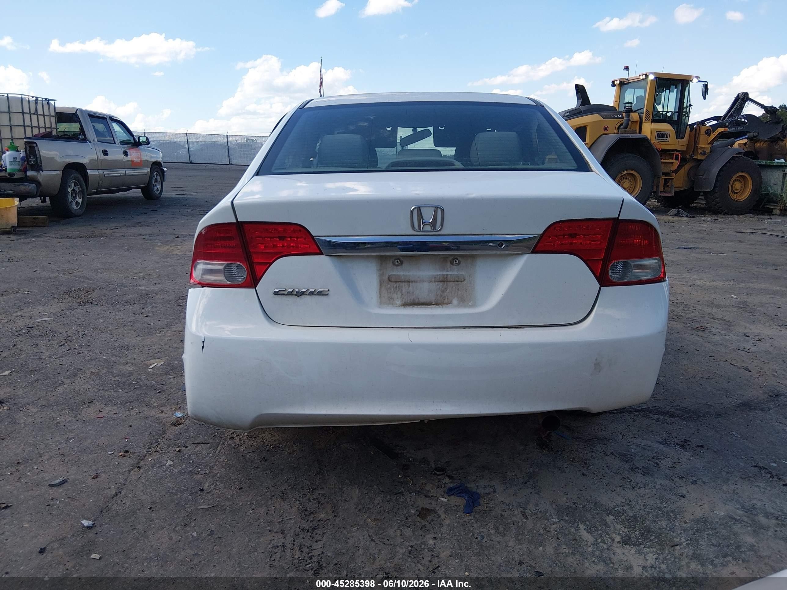 2010 Honda Civic Lx White vin: 2HGFA1F51AH549110