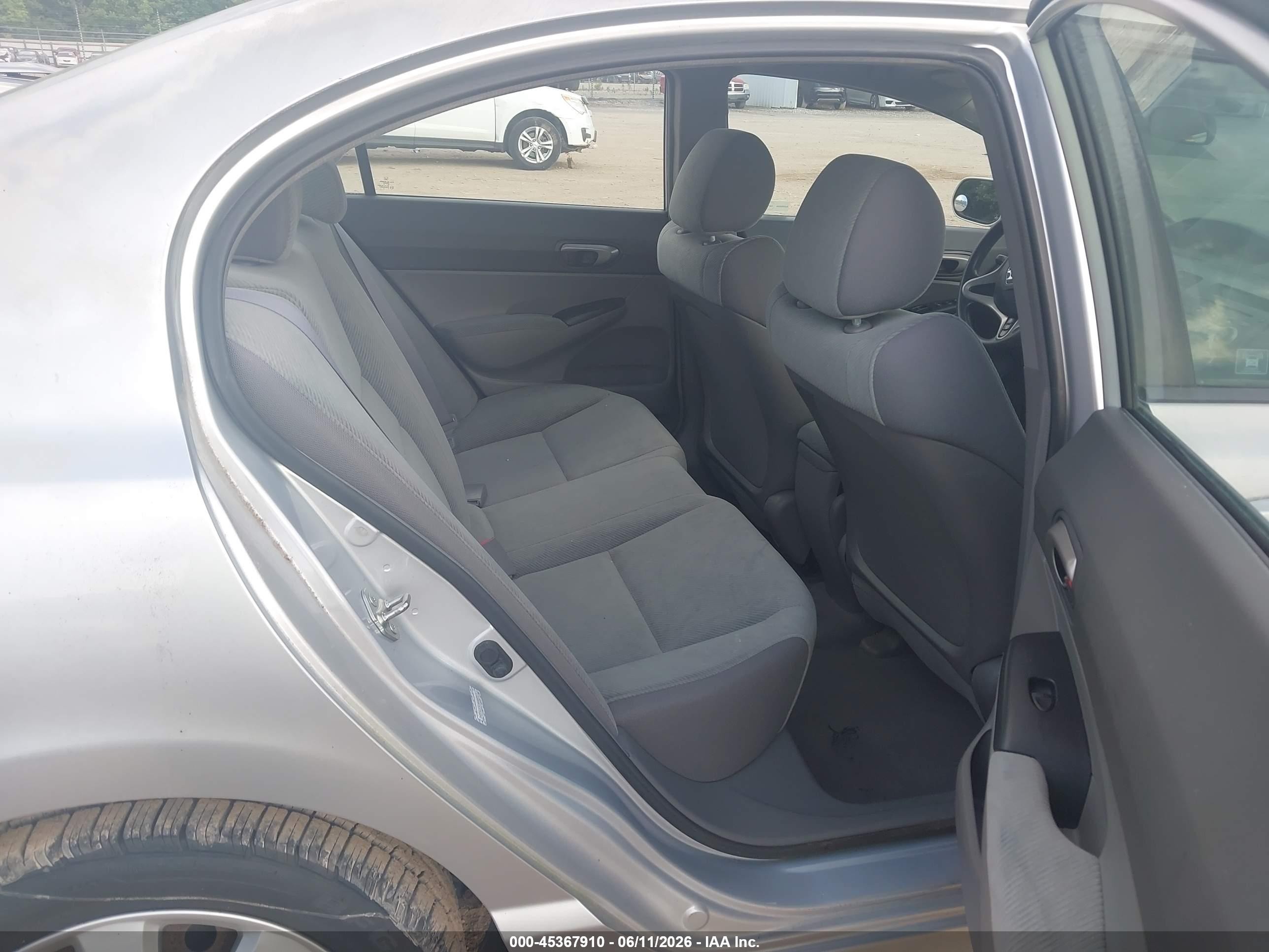 2010 Honda Civic Lx Silver vin: 2HGFA1F51AH562813