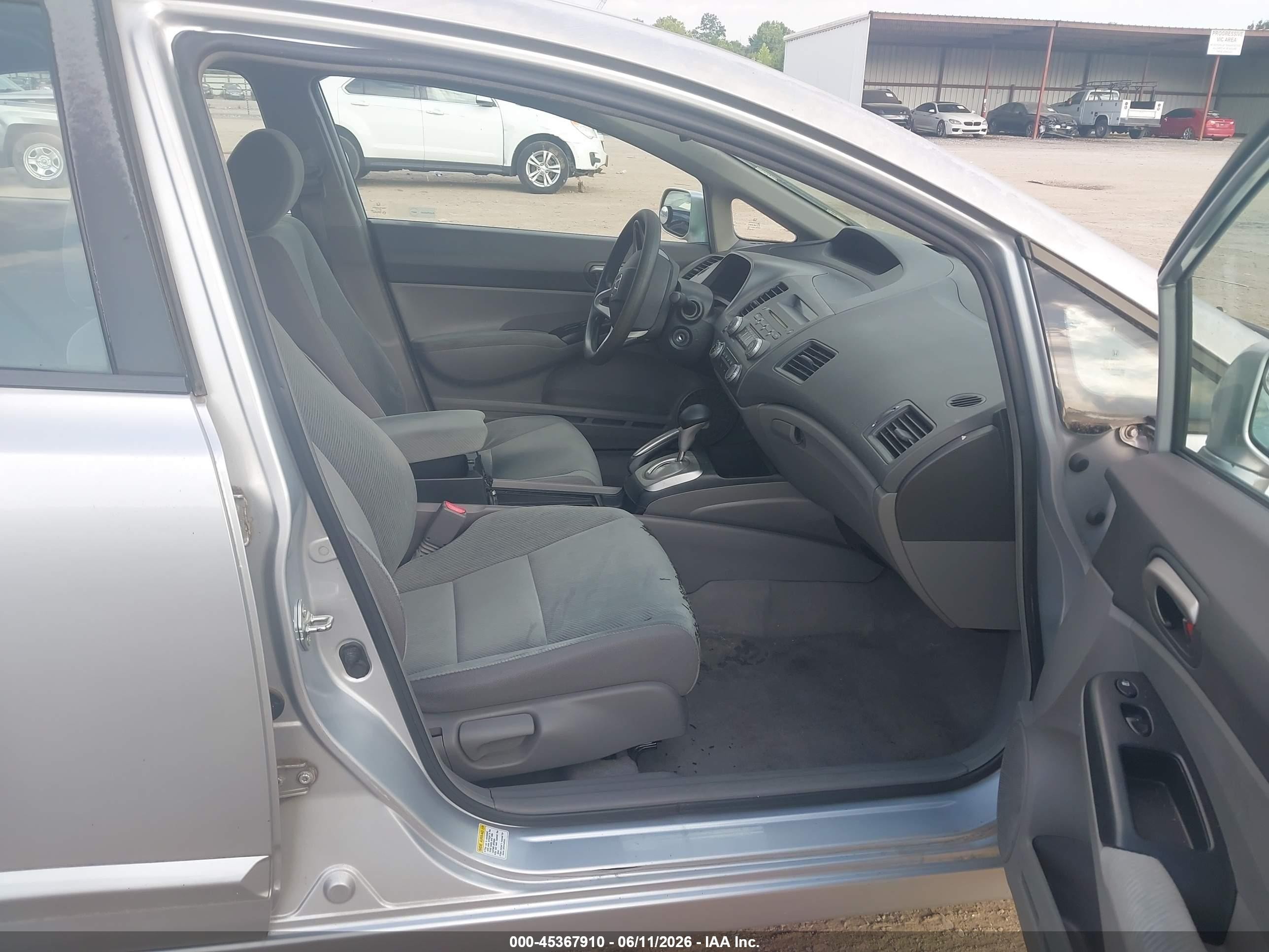 2010 Honda Civic Lx Silver vin: 2HGFA1F51AH562813