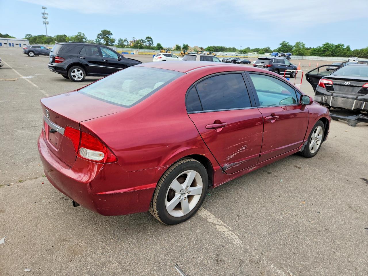 2011 Honda Civic Lx Red vin: 2HGFA1F51BH506016