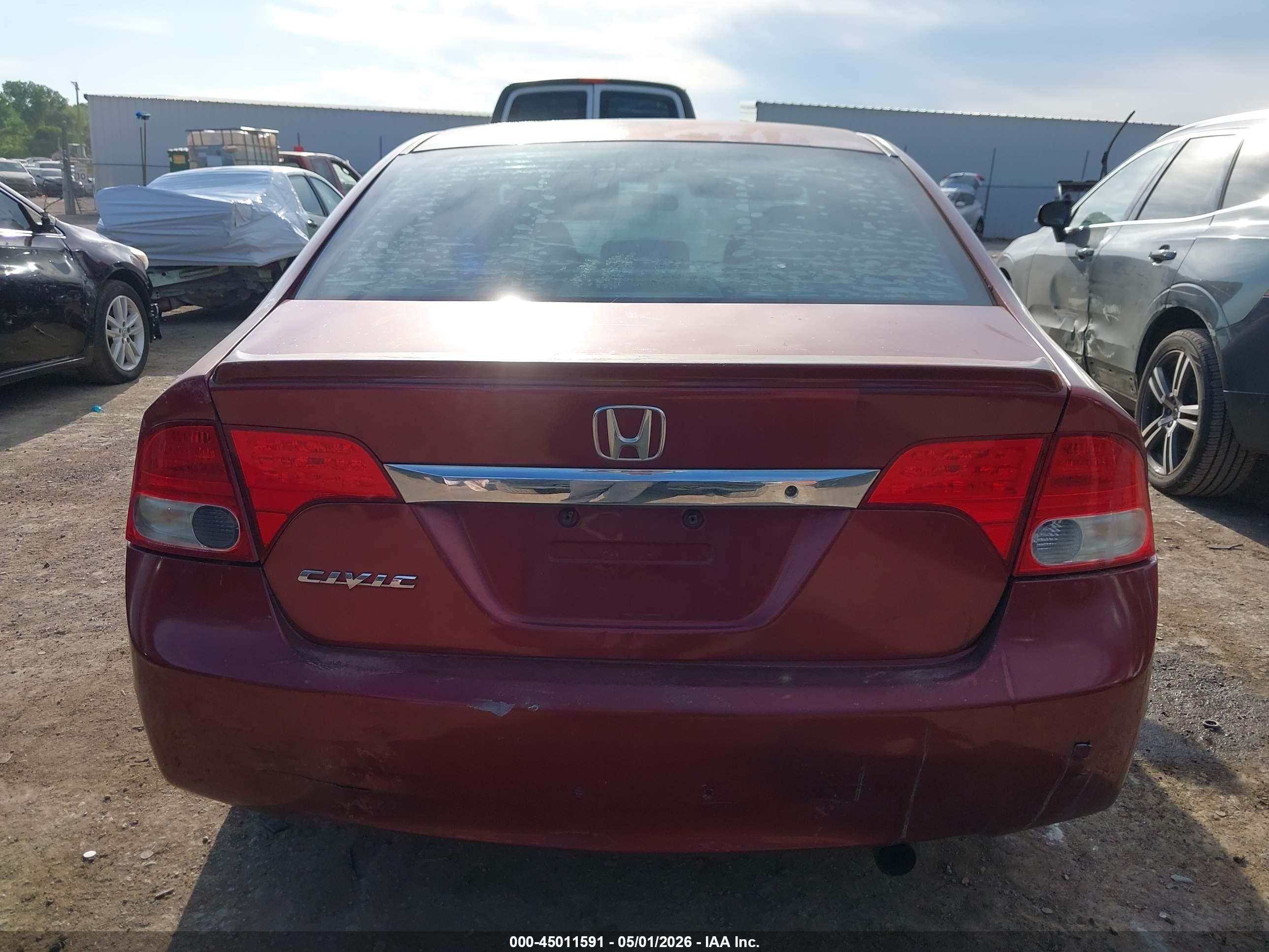 2011 Honda Civic Lx Red vin: 2HGFA1F51BH520756