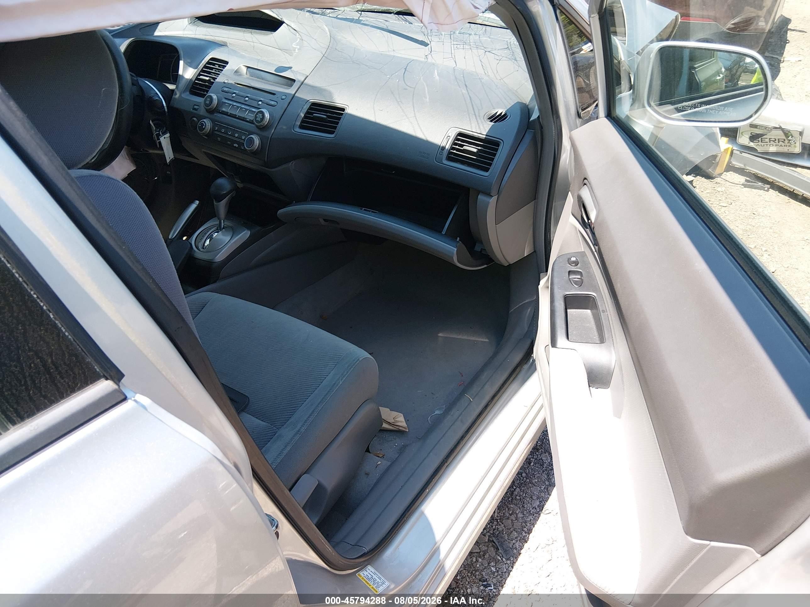 2010 Honda Civic Lx Silver vin: 2HGFA1F52AH301593
