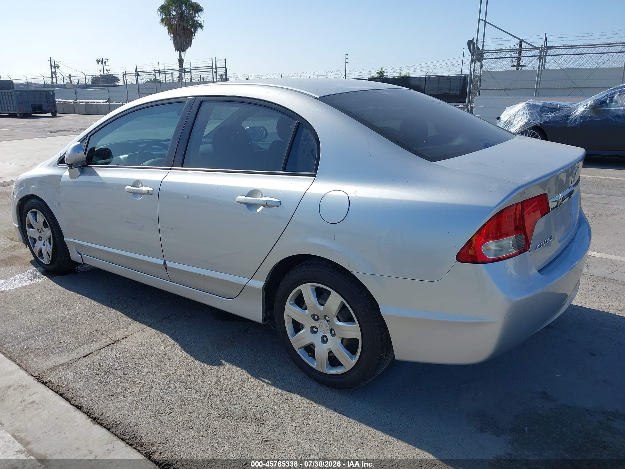 2010 Honda Civic Lx Silver vin: 2HGFA1F52AH305143