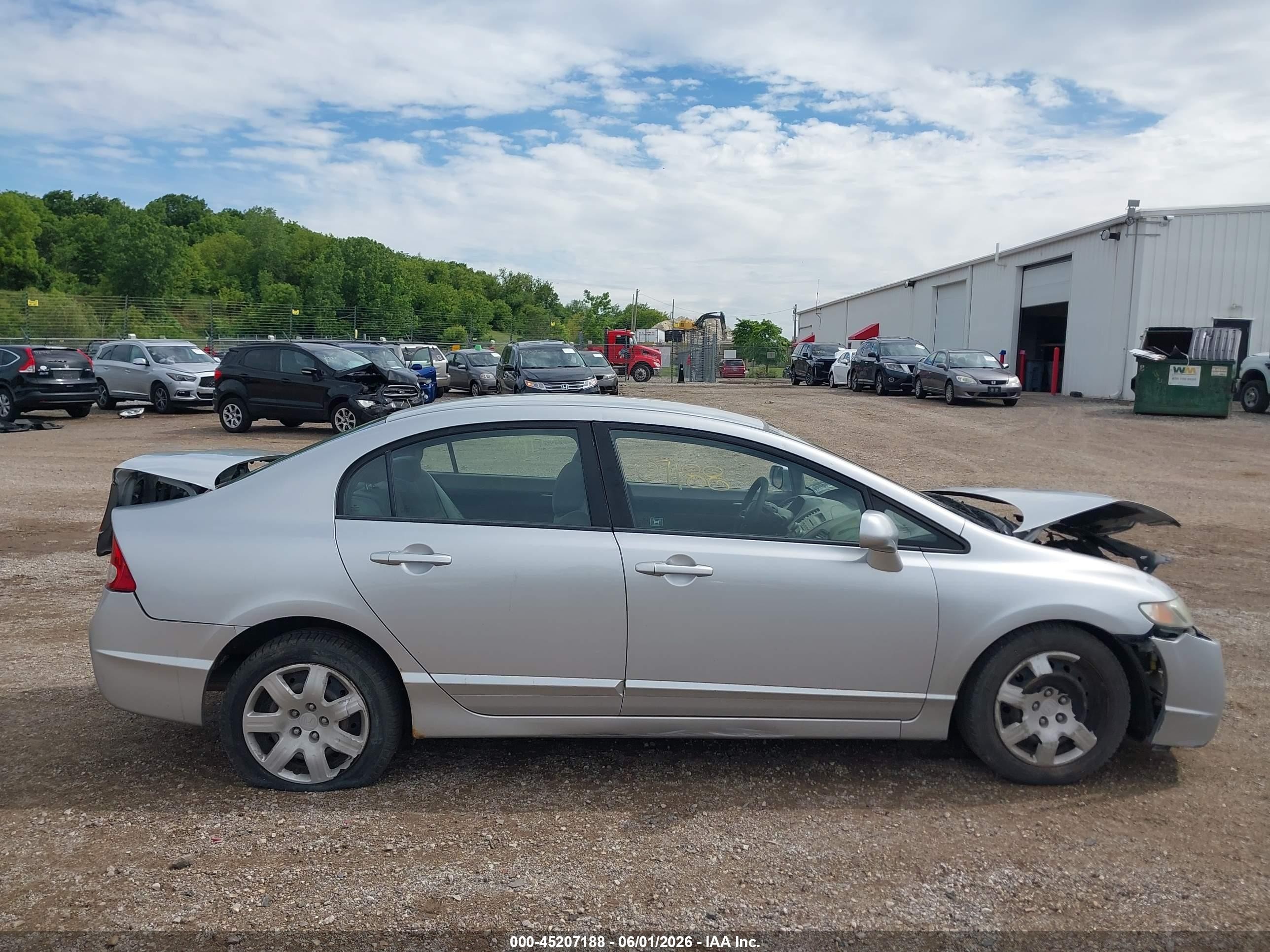 2010 Honda Civic Lx Silver vin: 2HGFA1F52AH328020