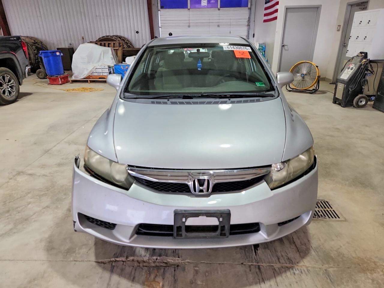 2010 Honda Civic Lx Silver vin: 2HGFA1F53AH575711