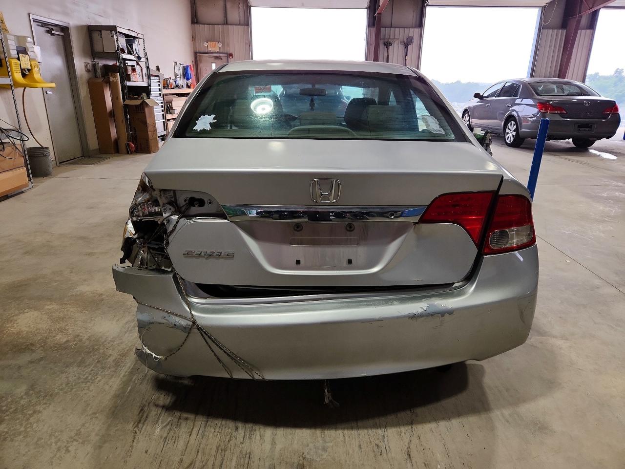 2010 Honda Civic Lx Silver vin: 2HGFA1F53AH575711