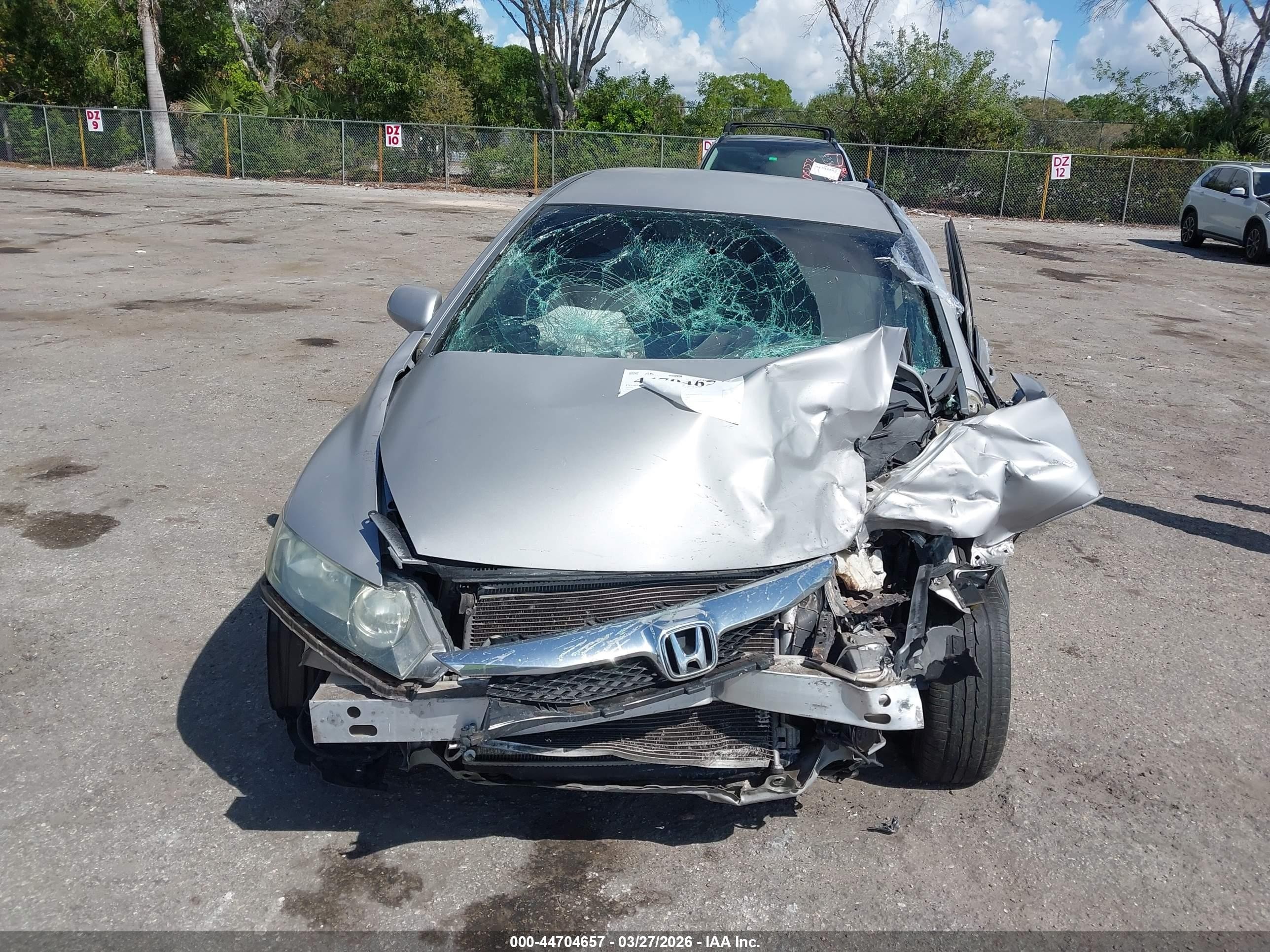 2010 Honda Civic Lx Silver vin: 2HGFA1F55AH515221