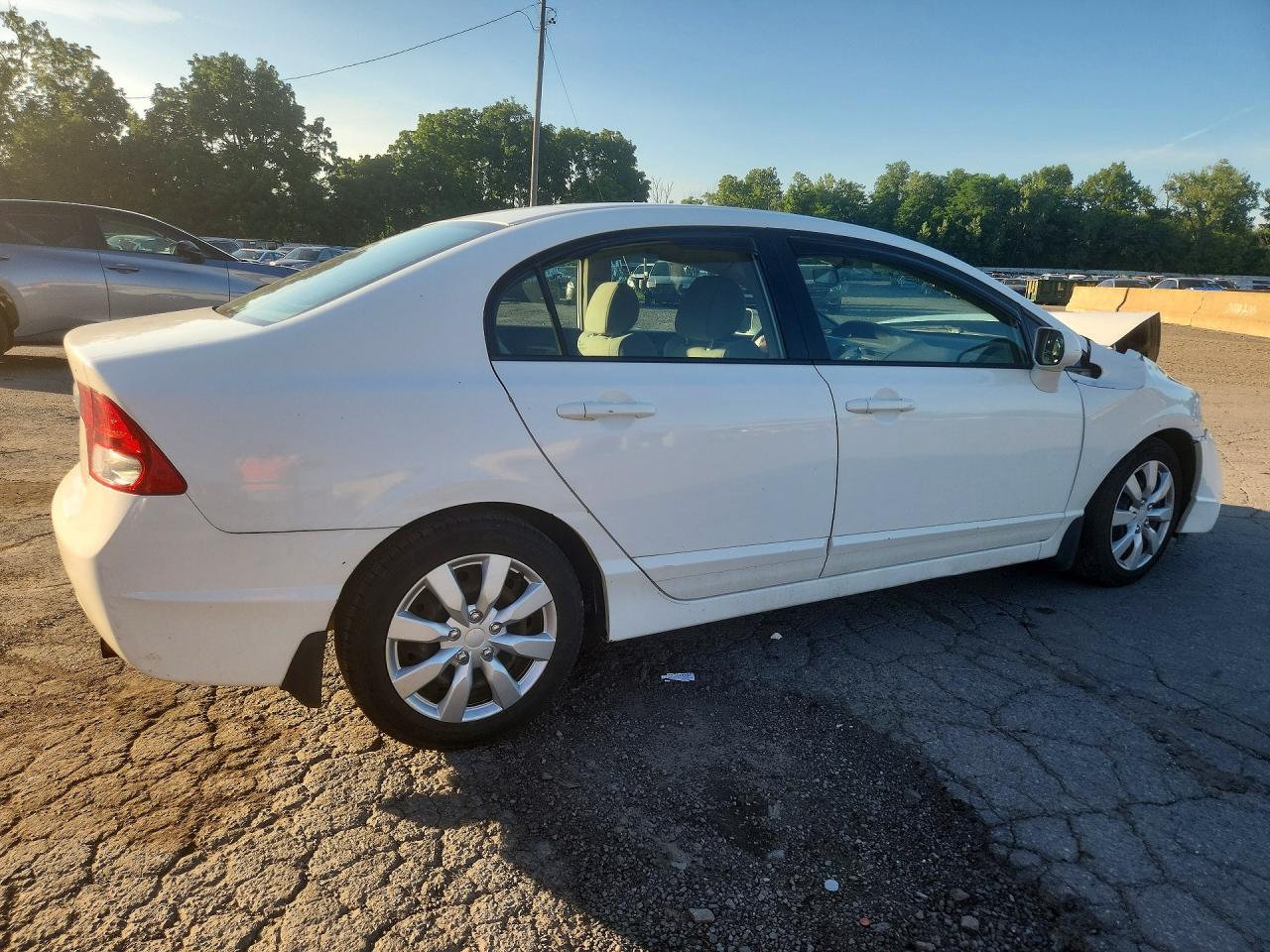 2010 Honda Civic Lx White vin: 2HGFA1F55AH533752