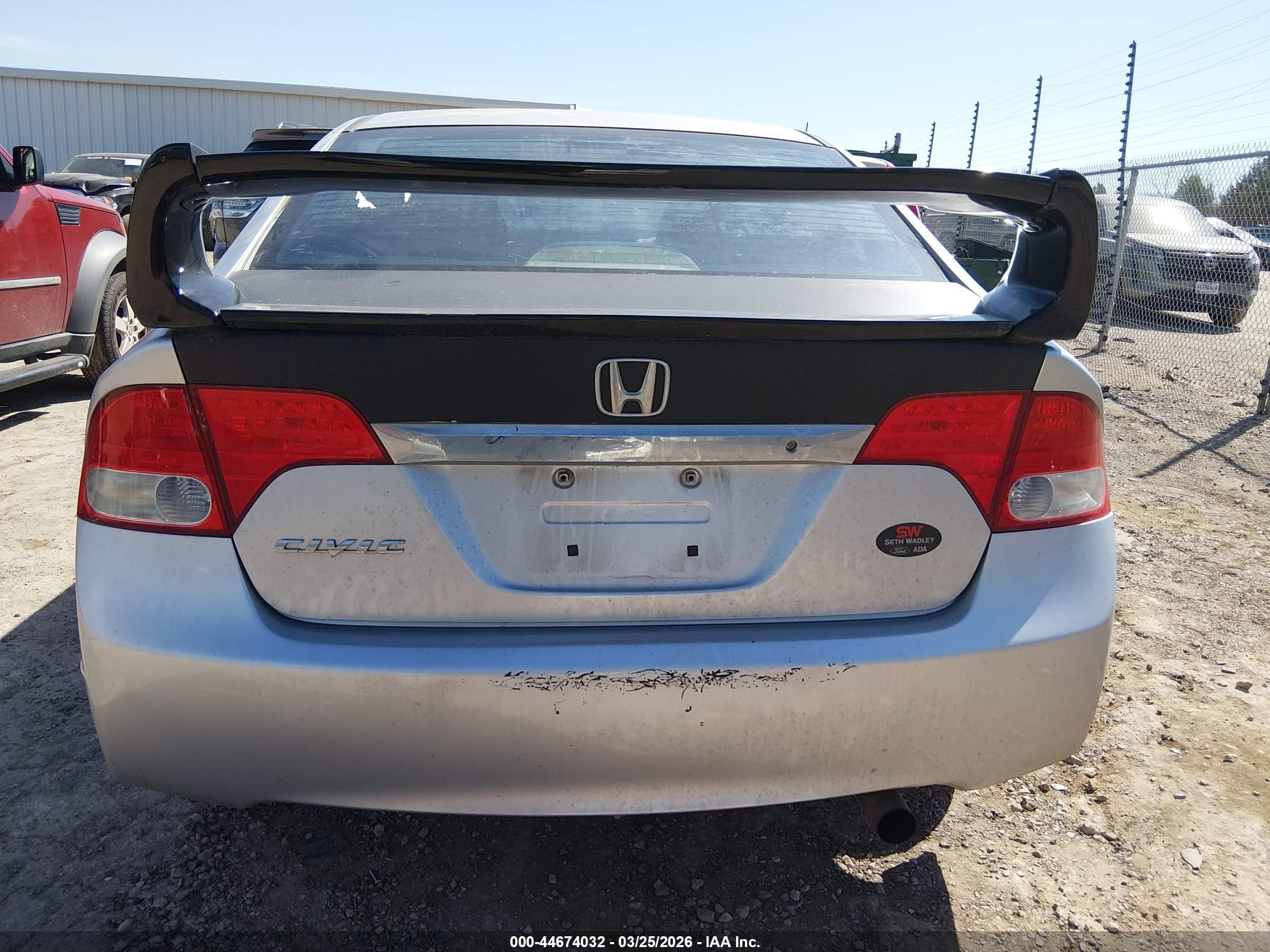 2011 Honda Civic Lx Серый vin: 2HGFA1F55BH305168