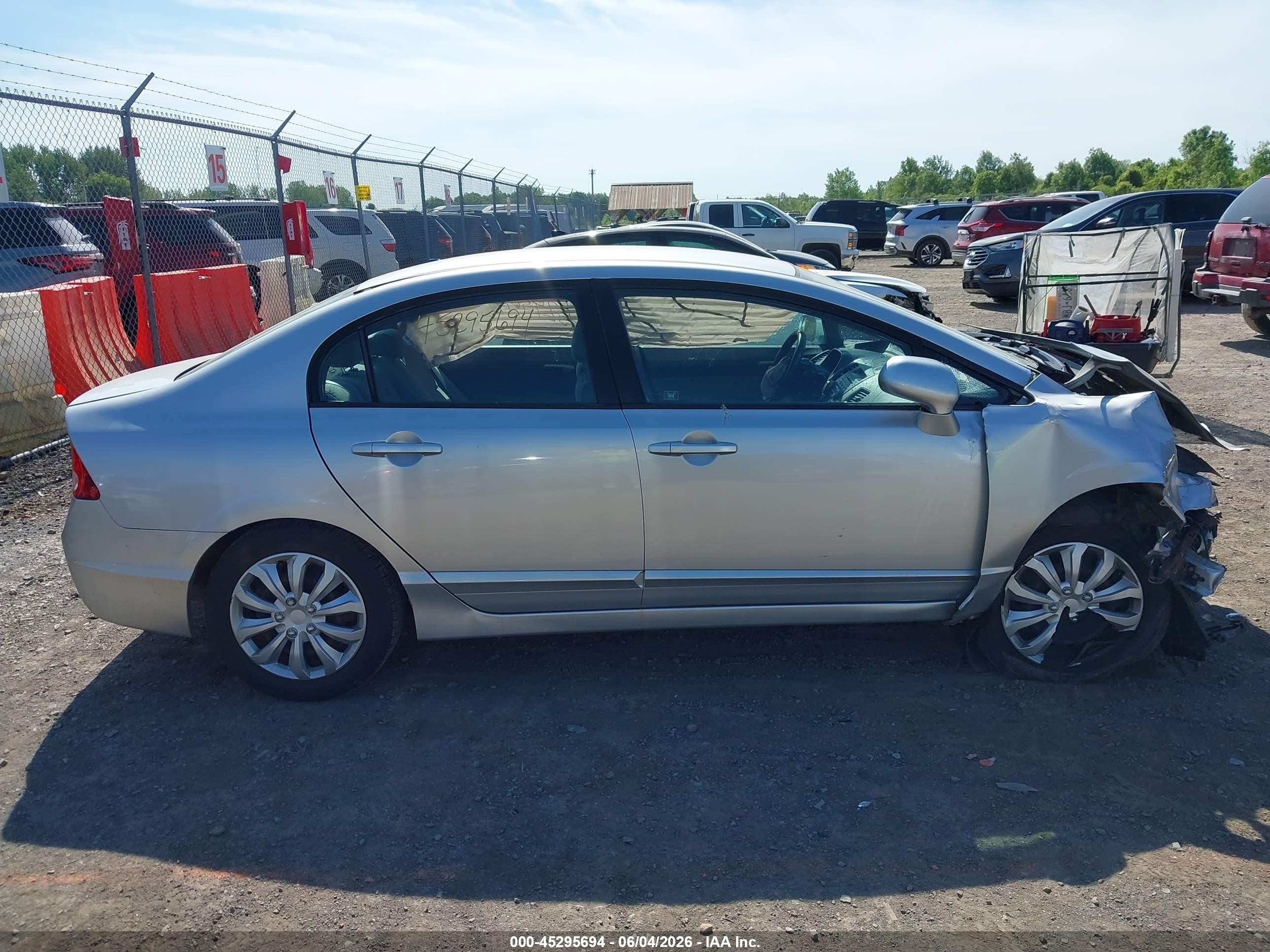 2010 Honda Civic Lx Silver vin: 2HGFA1F56AH331051