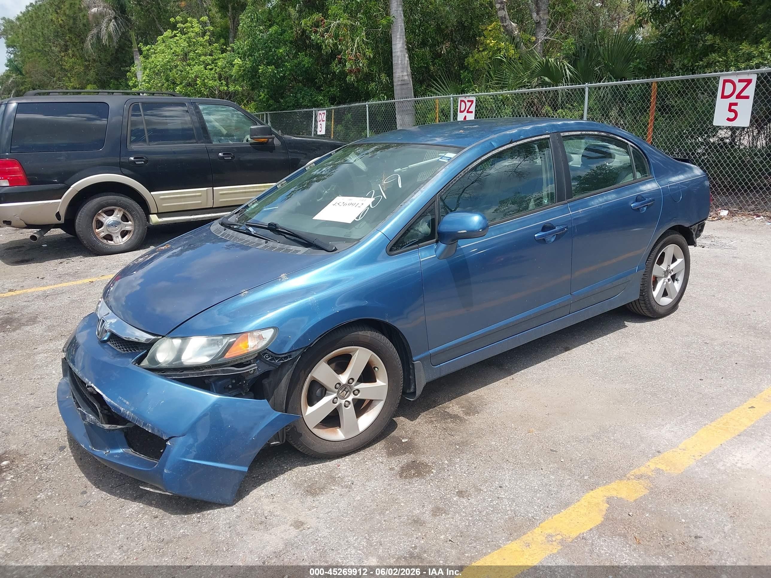 2011 Honda Civic Lx Blue vin: 2HGFA1F56BH506819