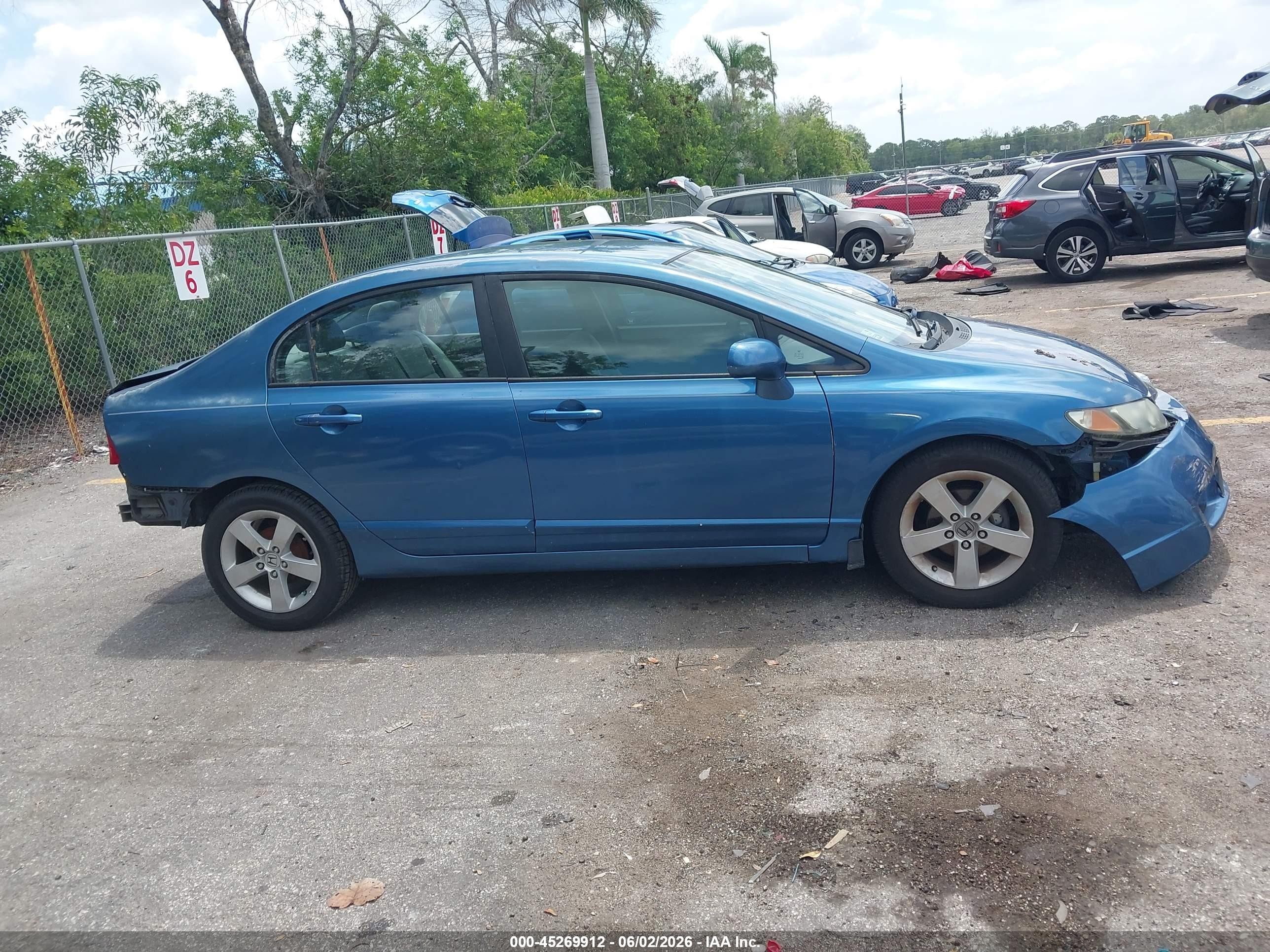 2011 Honda Civic Lx Blue vin: 2HGFA1F56BH506819