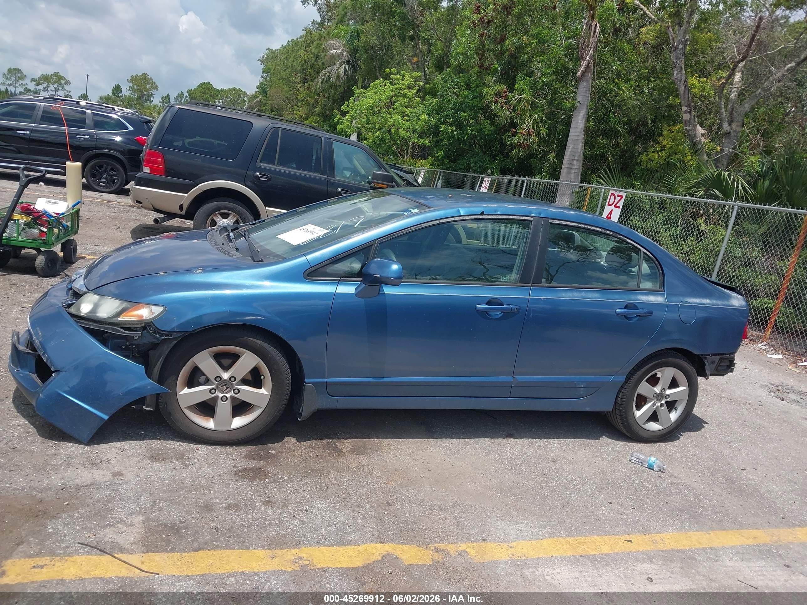 2011 Honda Civic Lx Blue vin: 2HGFA1F56BH506819