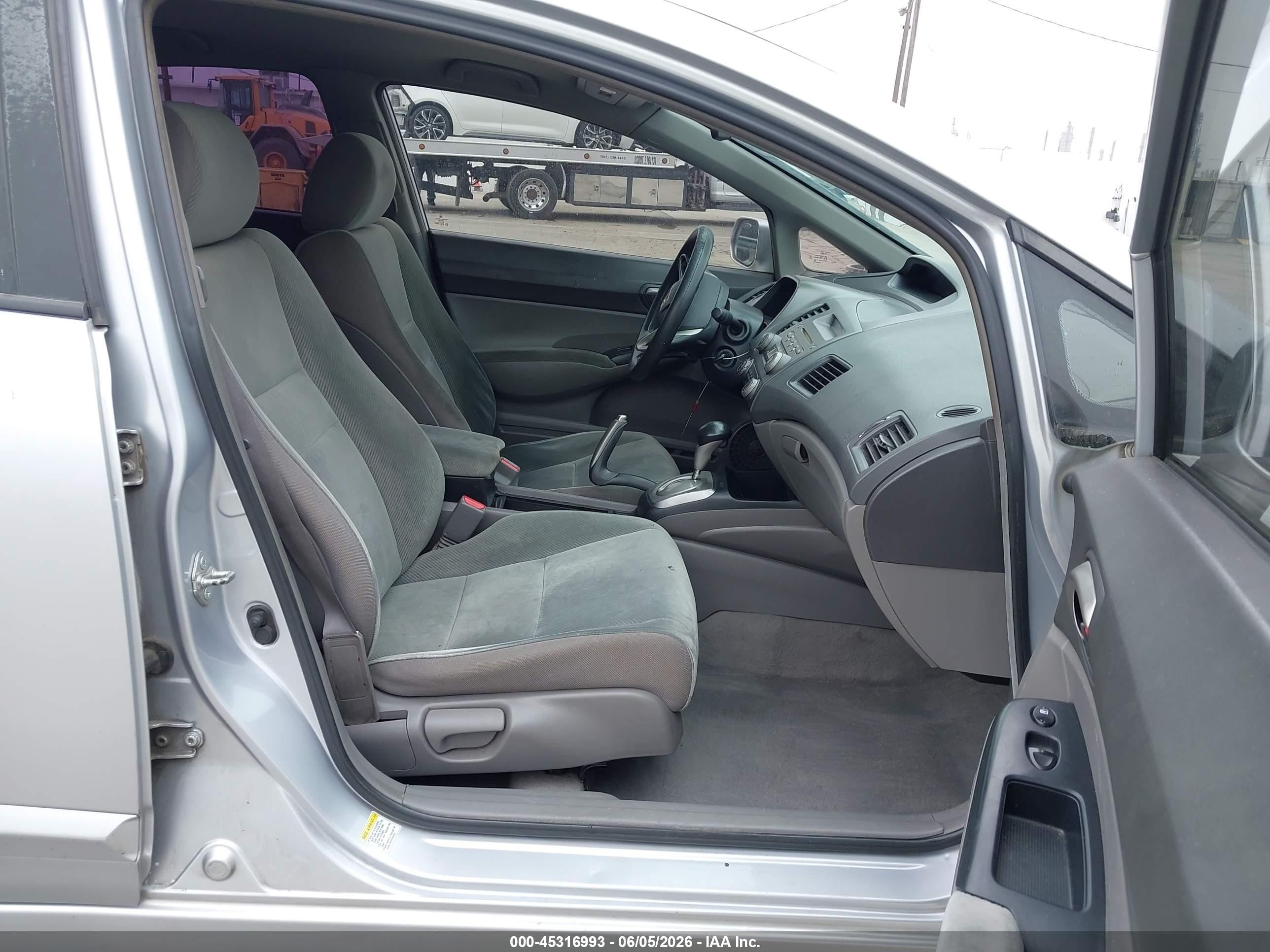 2011 Honda Civic Lx Silver vin: 2HGFA1F56BH534636