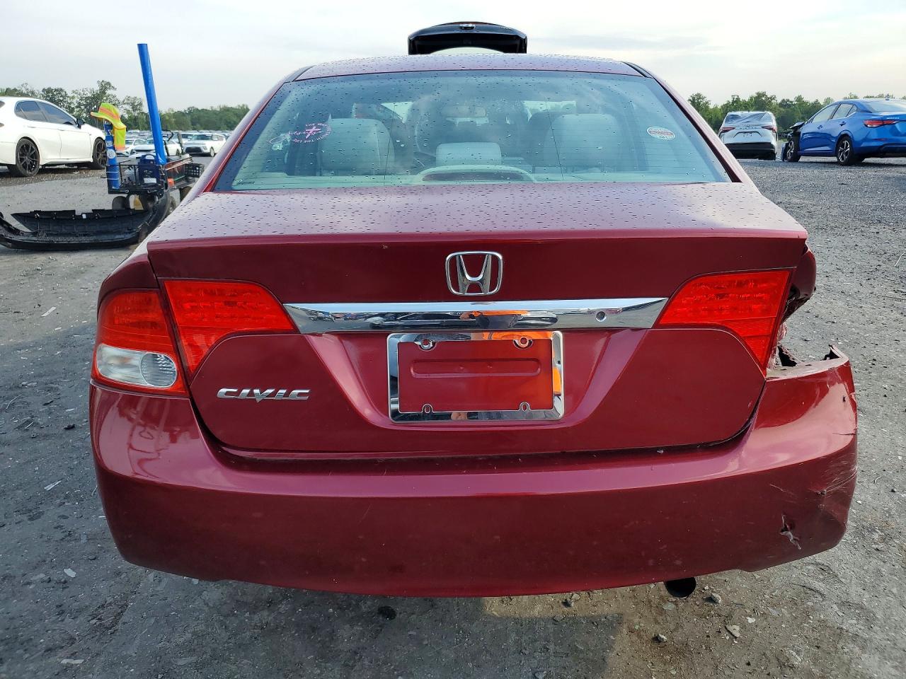 2011 Honda Civic Lx Red vin: 2HGFA1F57BH500754