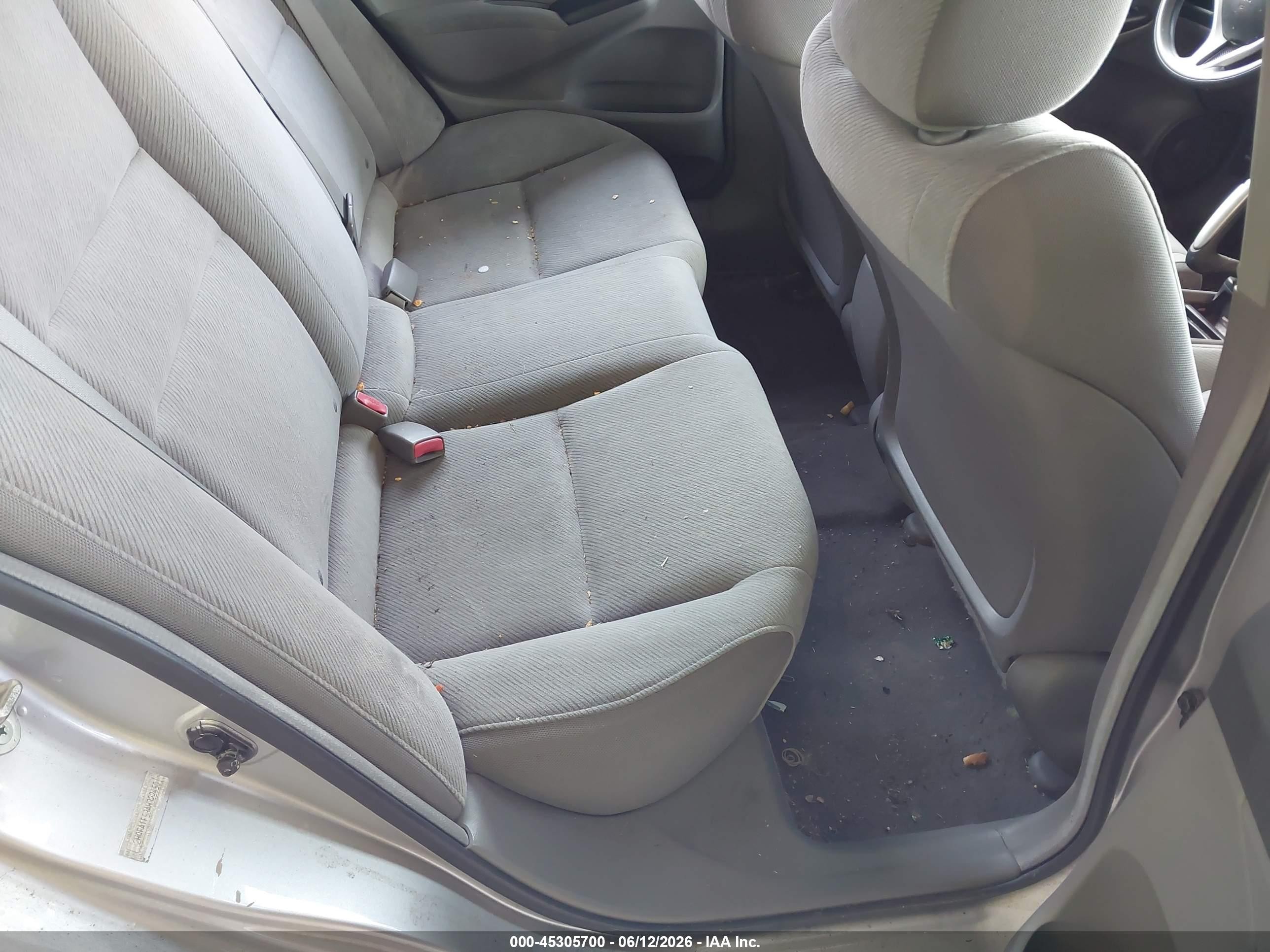 2010 Honda Civic Lx Silver vin: 2HGFA1F58AH322450