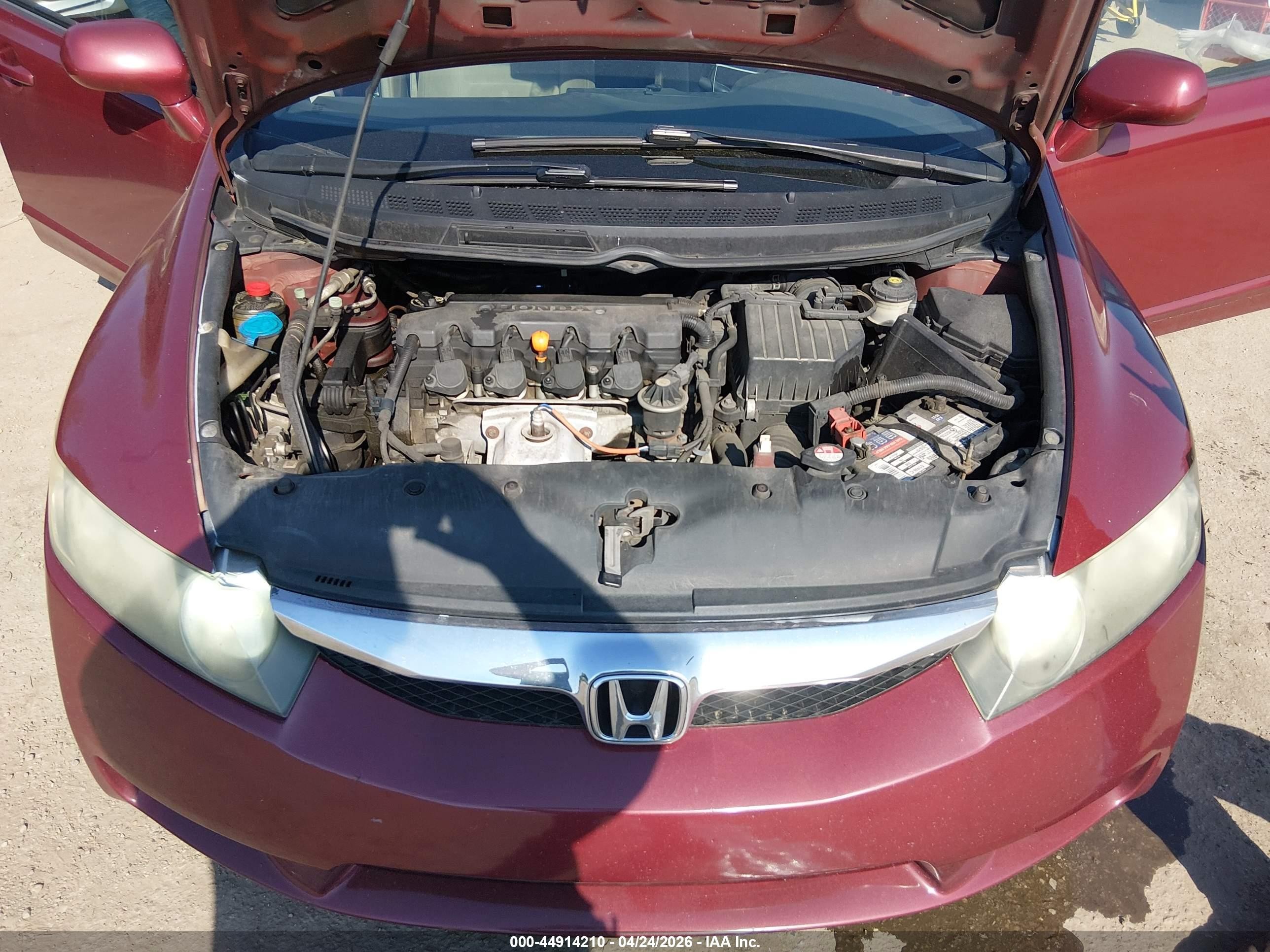 2010 Honda Civic Lx Красный vin: 2HGFA1F58AH554580