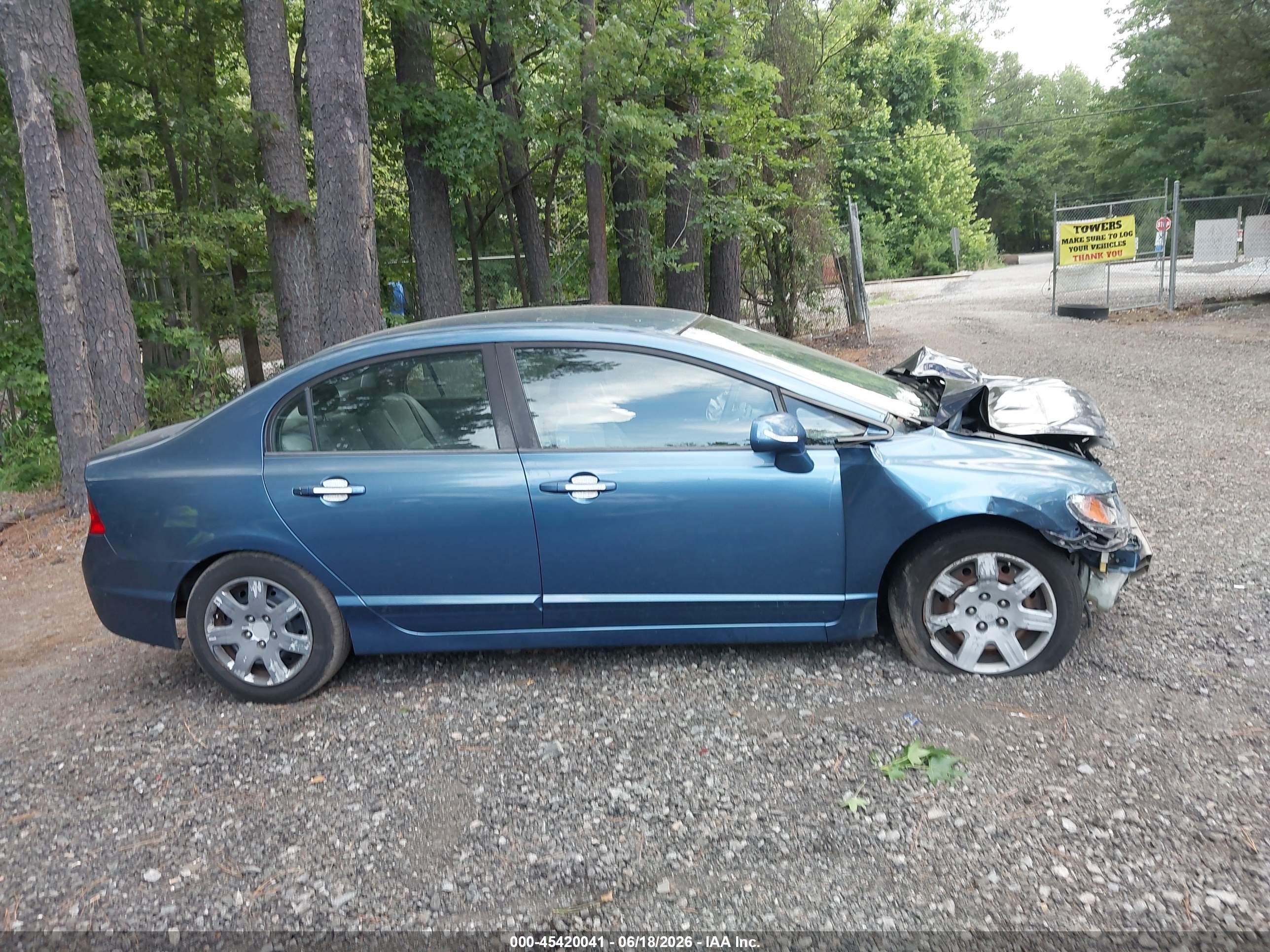 2010 Honda Civic Lx Blue vin: 2HGFA1F58AH566907