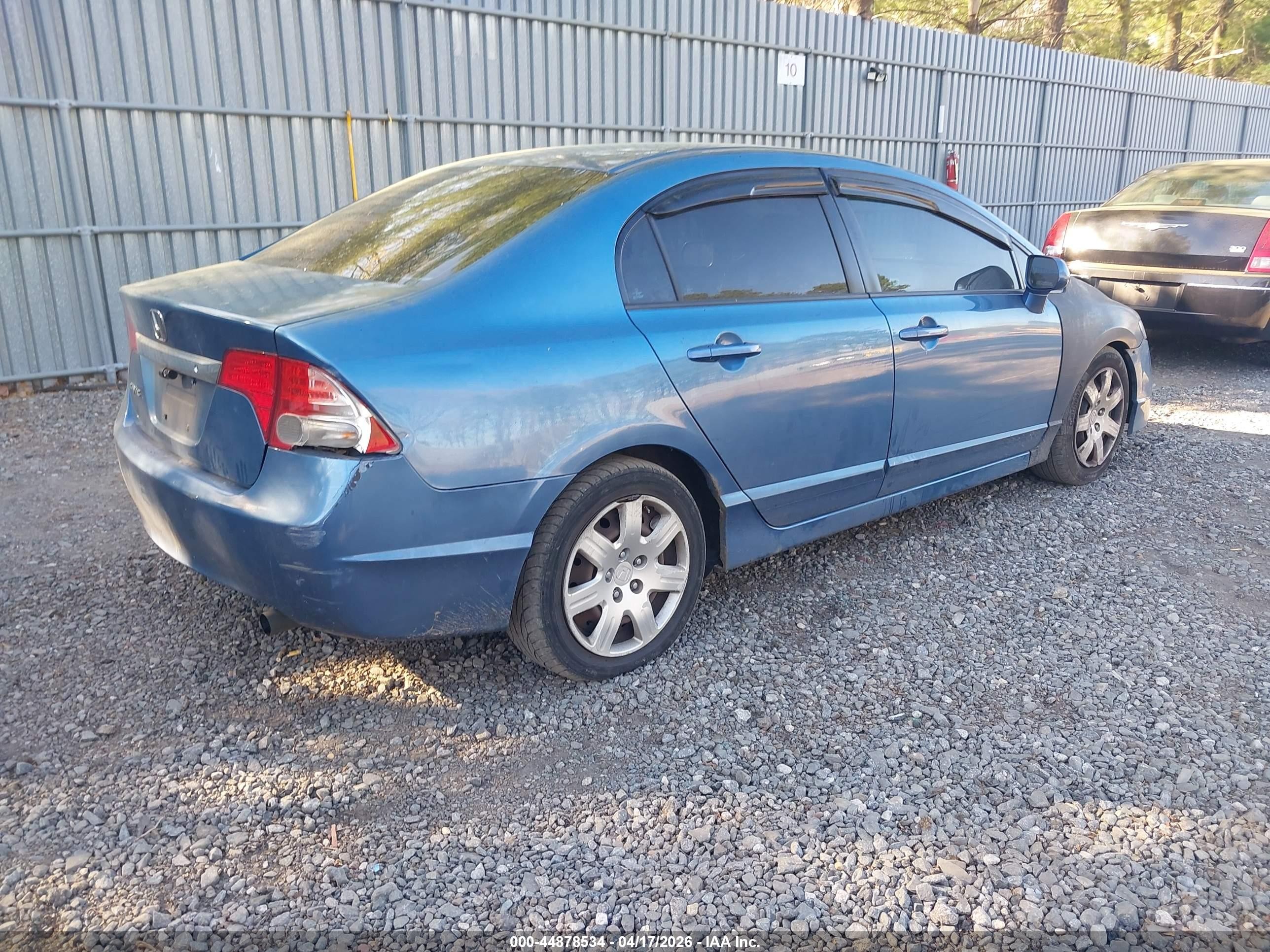 2010 Honda Civic Lx Blue vin: 2HGFA1F58AH572559