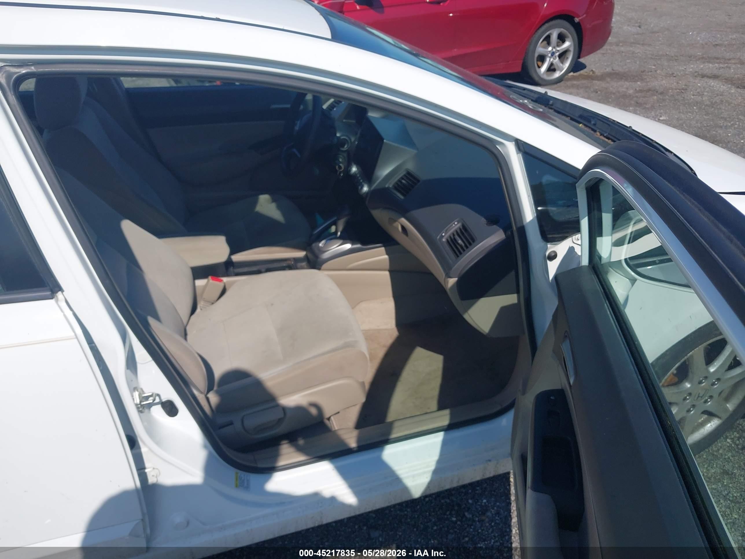 2011 Honda Civic Lx Белый vin: 2HGFA1F58BH308159