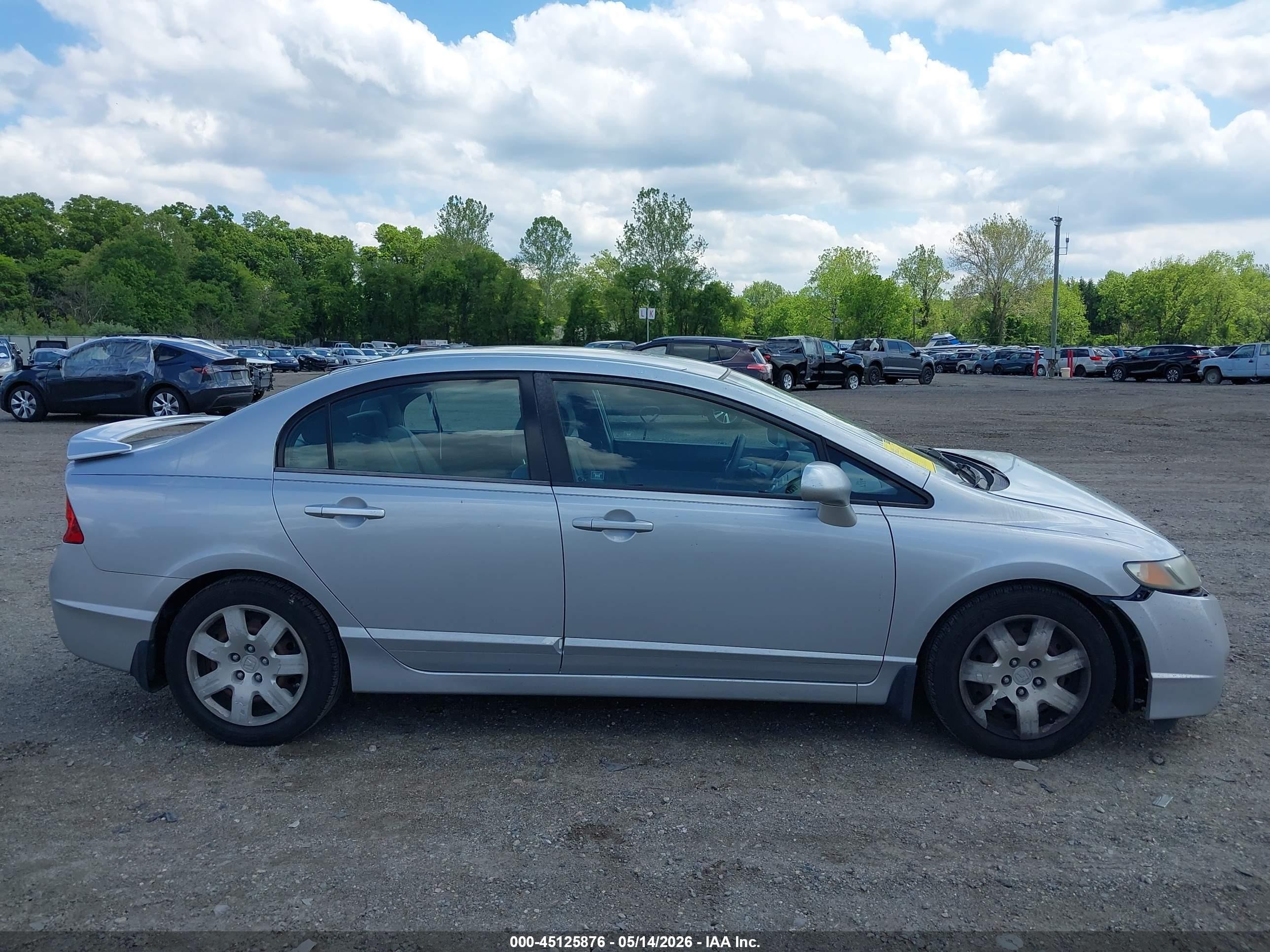 2011 Honda Civic Lx Серебряный vin: 2HGFA1F58BH532421
