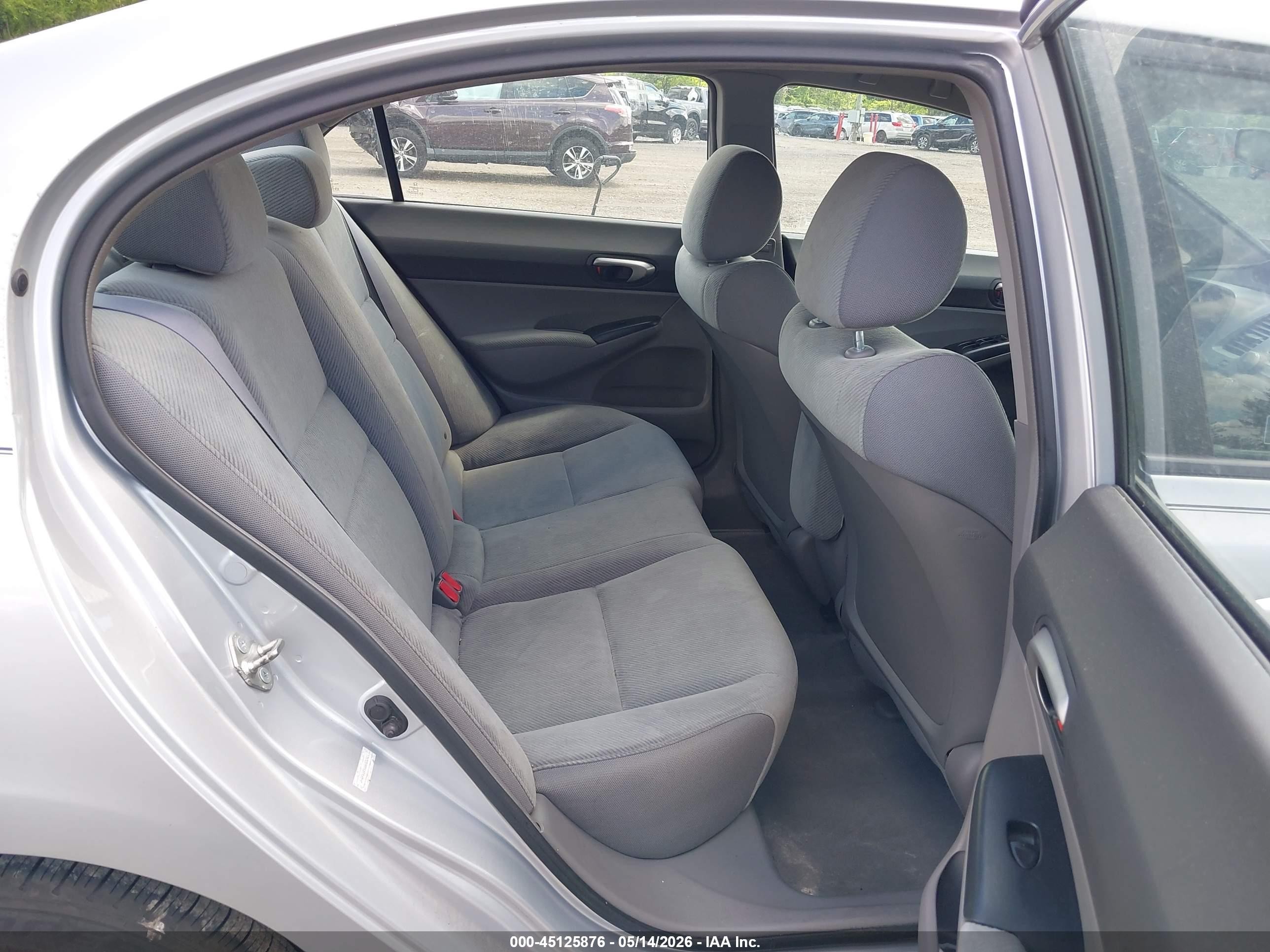 2011 Honda Civic Lx Серебряный vin: 2HGFA1F58BH532421