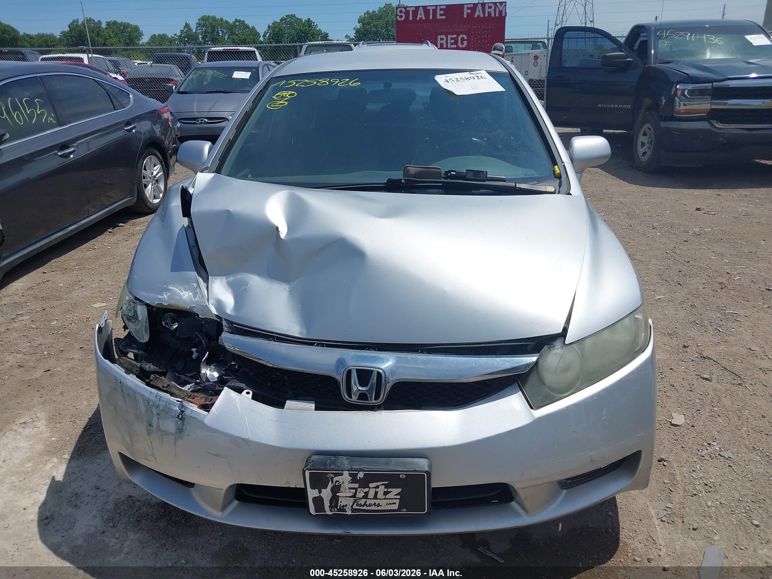2010 Honda Civic Lx Silver vin: 2HGFA1F5XAH330081