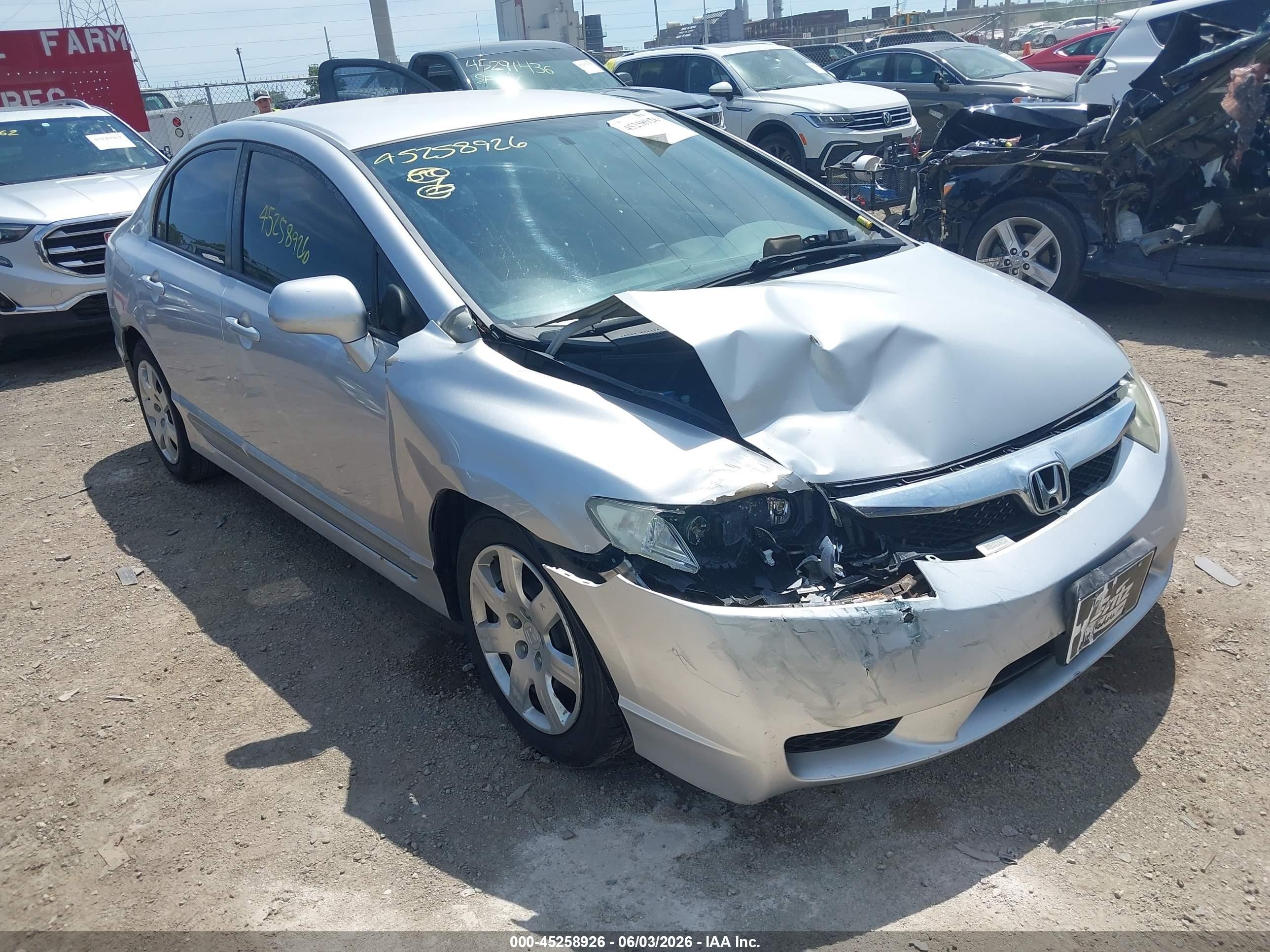 2010 Honda Civic Lx Silver vin: 2HGFA1F5XAH330081