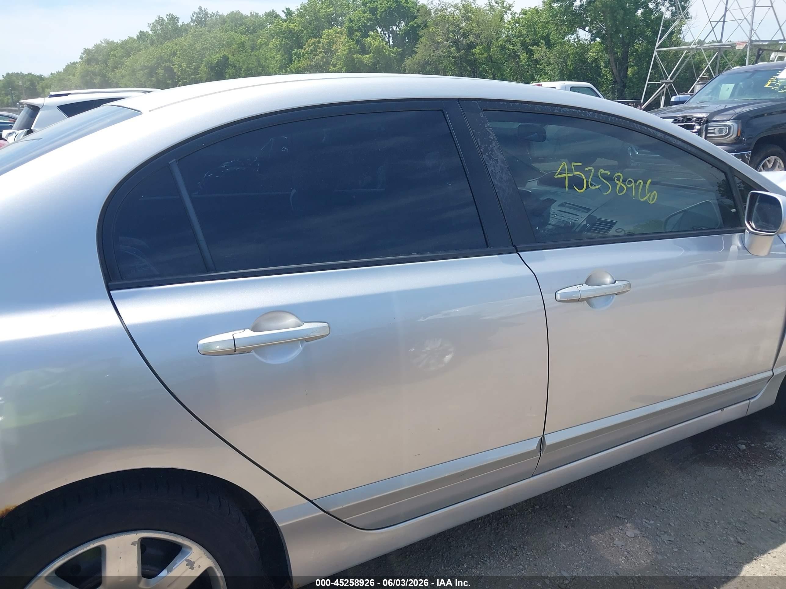 2010 Honda Civic Lx Silver vin: 2HGFA1F5XAH330081
