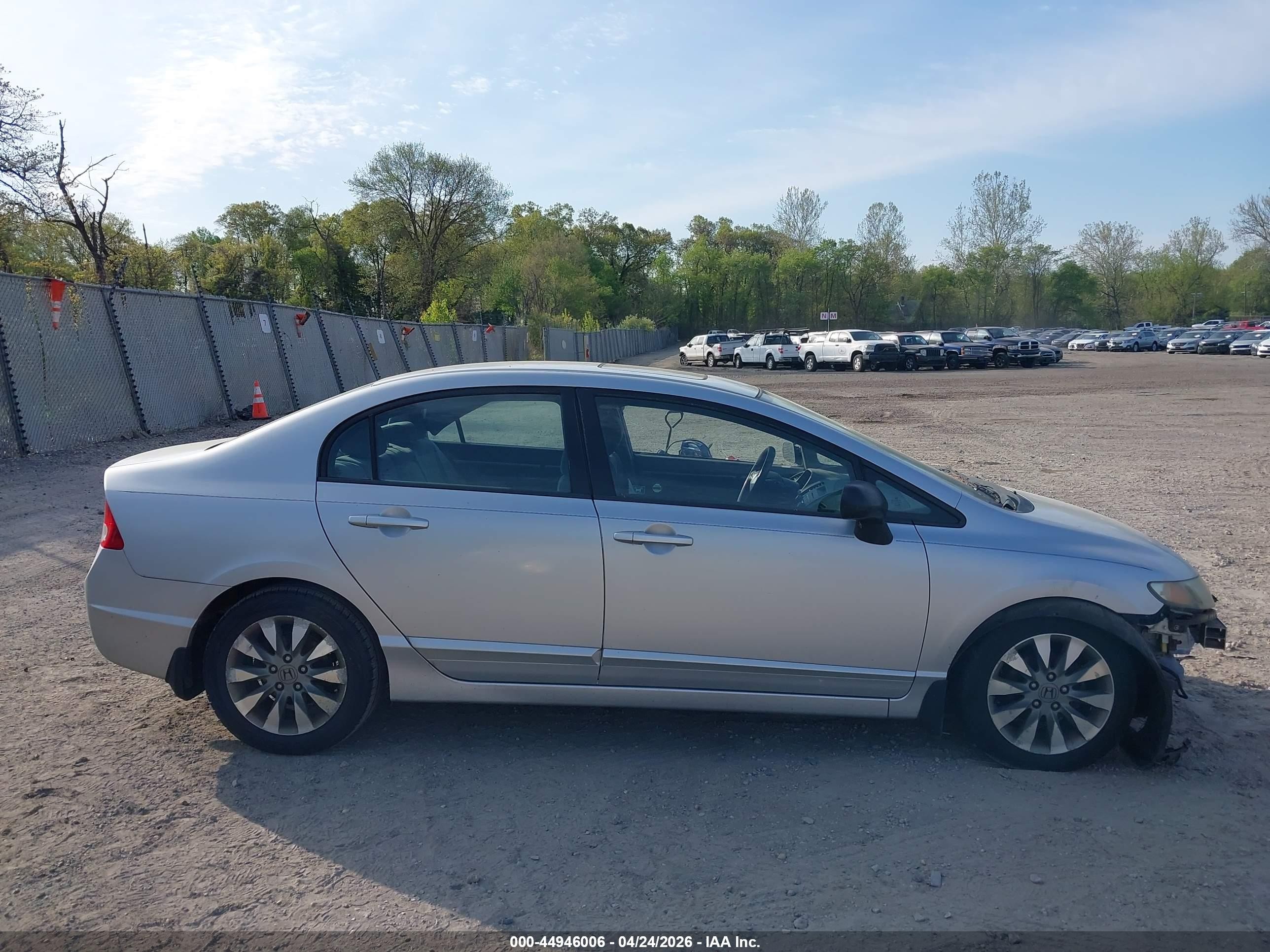 2011 Honda Civic Ex Silver vin: 2HGFA1F83BH518209