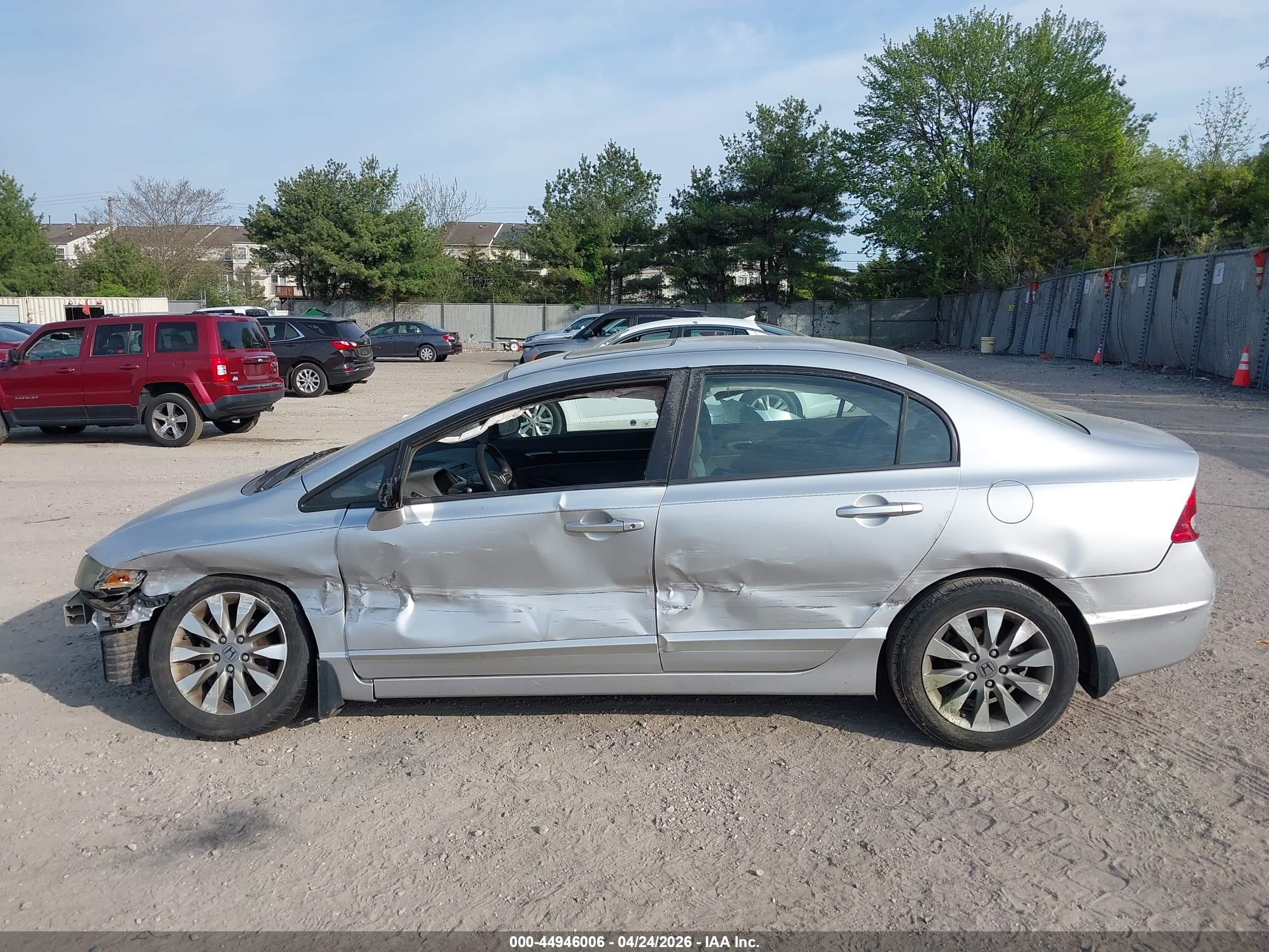 2011 Honda Civic Ex Silver vin: 2HGFA1F83BH518209