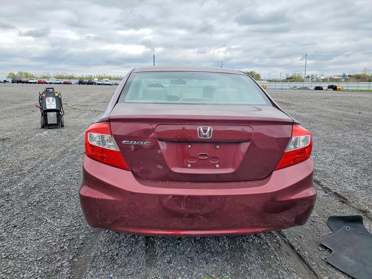 2012 Honda Civic Lx Red vin: 2HGFB2F44CH036608