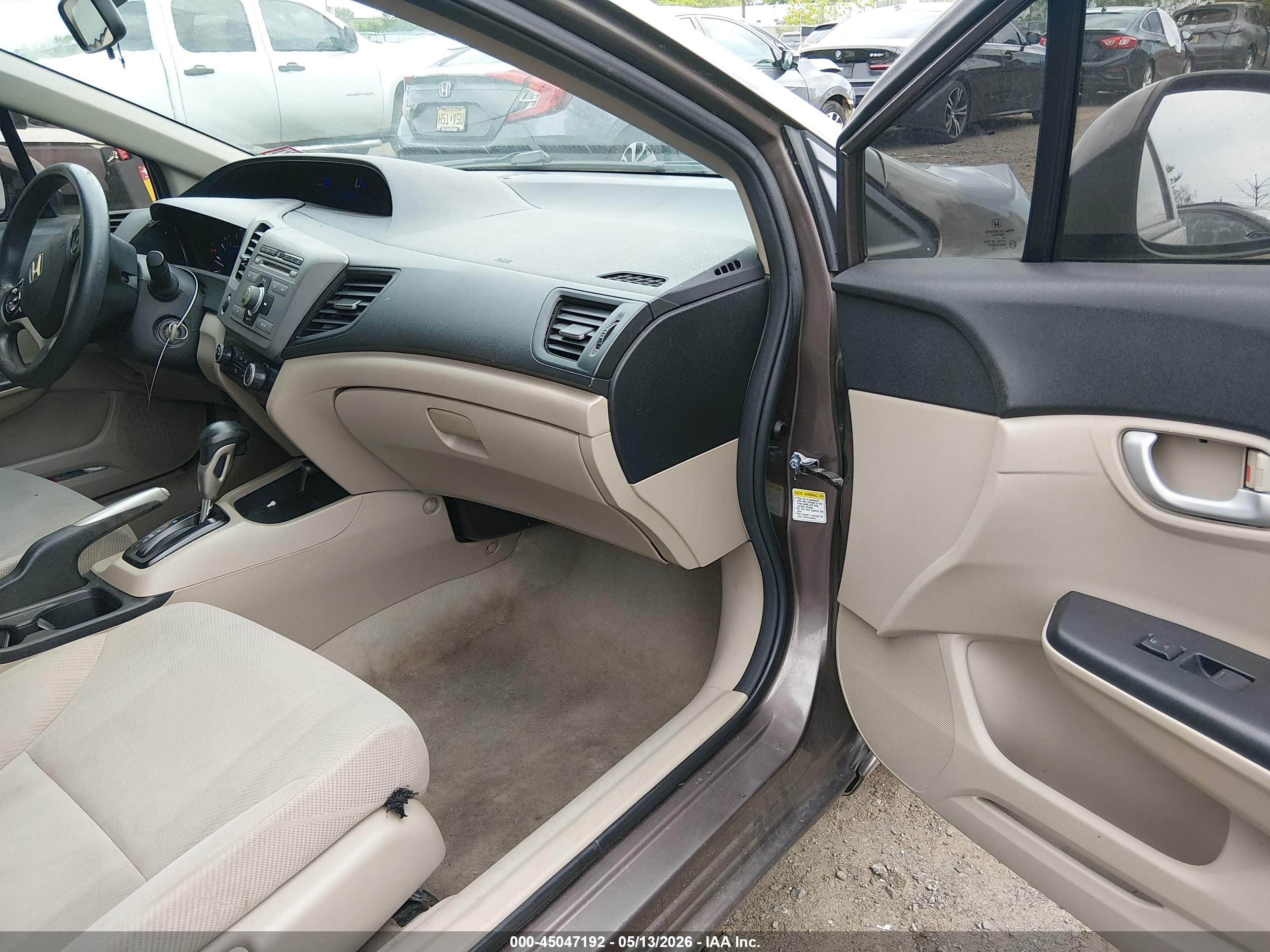 2012 Honda Civic Lx Maroon vin: 2HGFB2F50CH528822