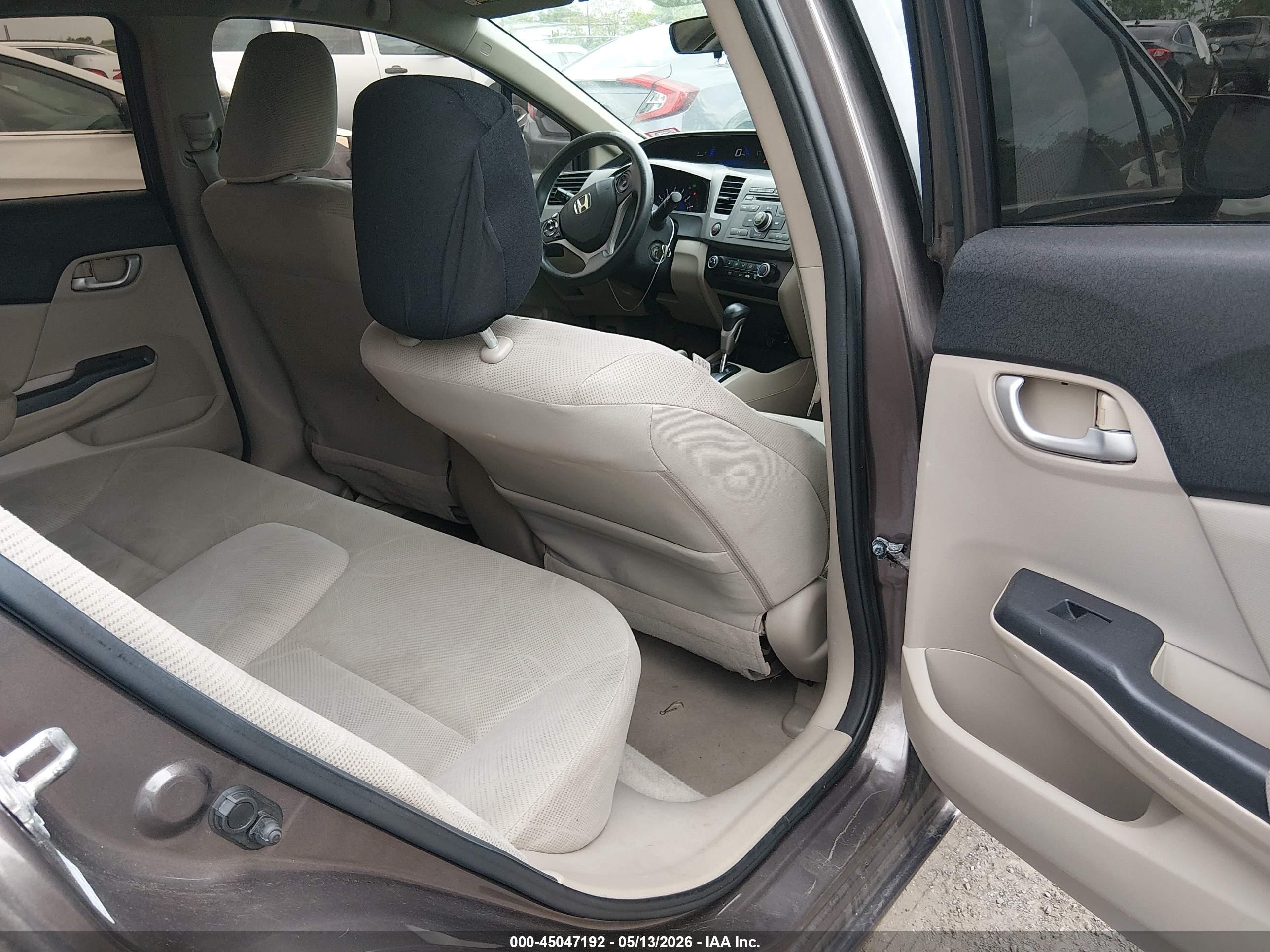 2012 Honda Civic Lx Maroon vin: 2HGFB2F50CH528822