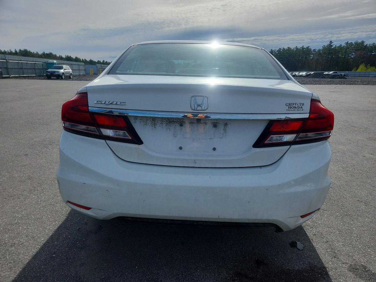 2013 Honda Civic 4d Lx White vin: 2HGFB2F50DH563569