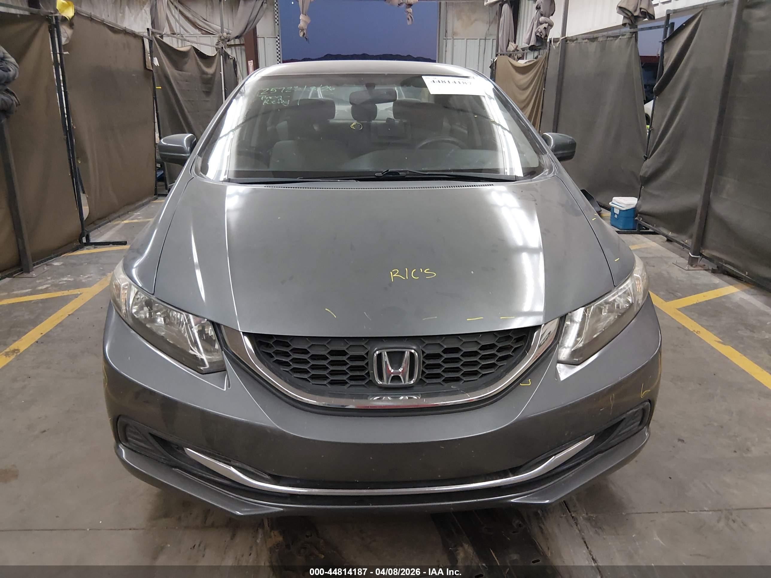 2015 Honda Civic Lx Серый vin: 2HGFB2F50FH514665