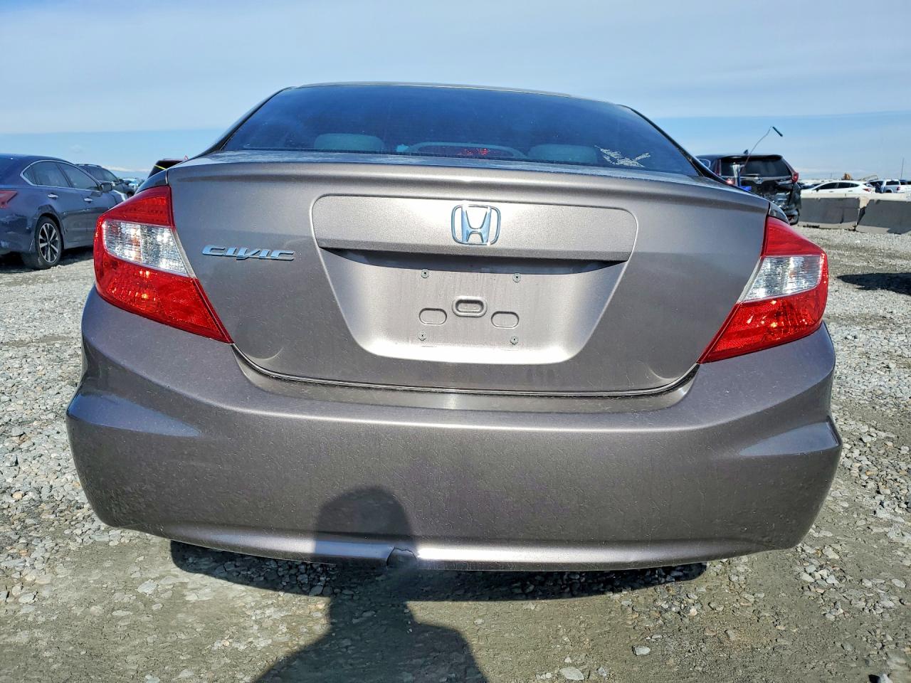 2012 Honda Civic Brown vin: 2HGFB2F51CH556080