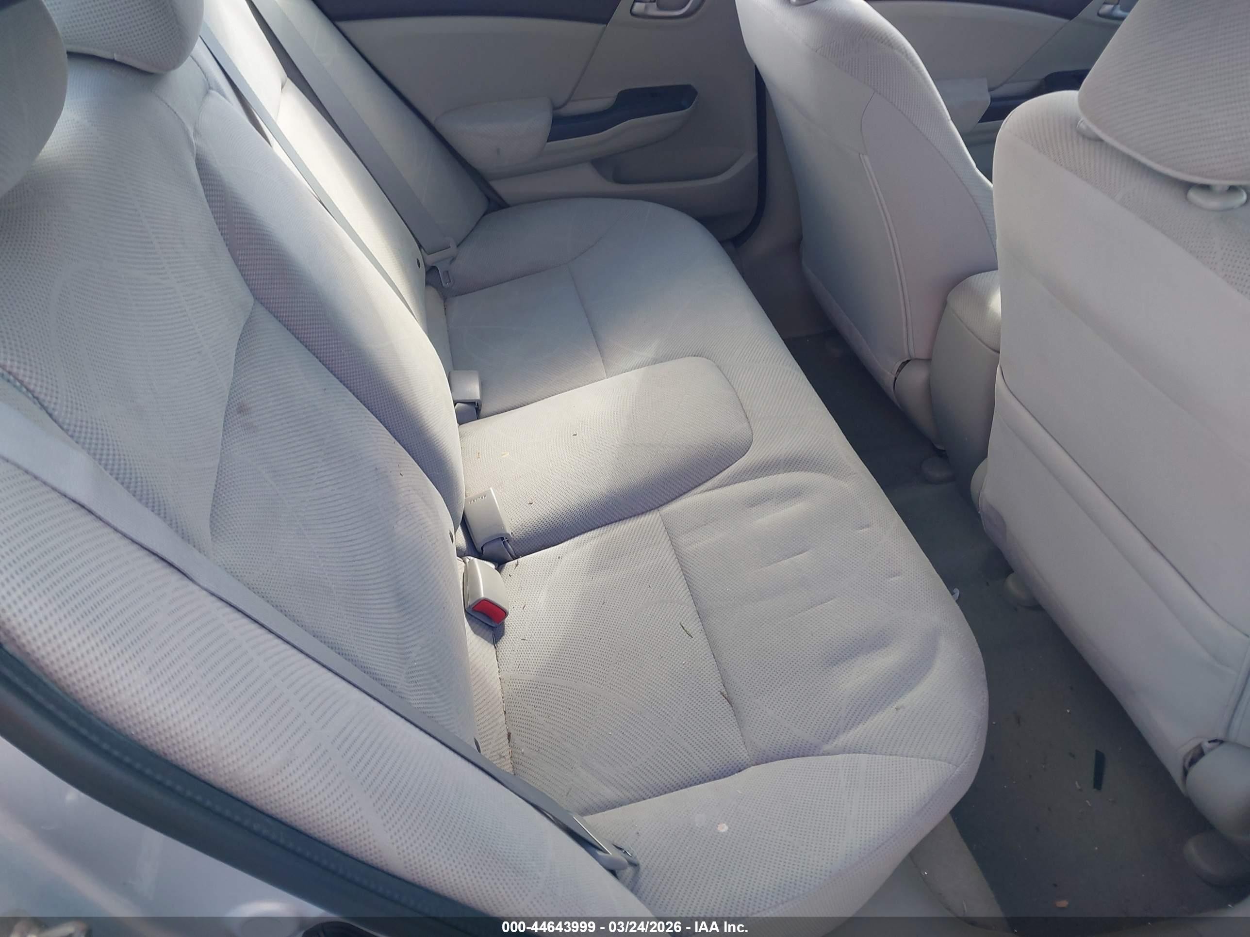 2012 Honda Civic Lx Серебряный vin: 2HGFB2F51CH558928