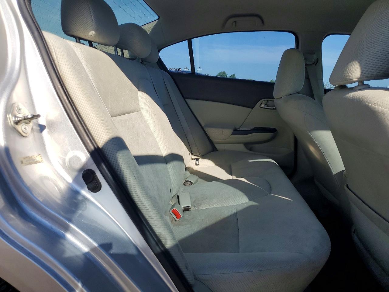 2012 Honda Civic 4d Lx Silver vin: 2HGFB2F51CH608422