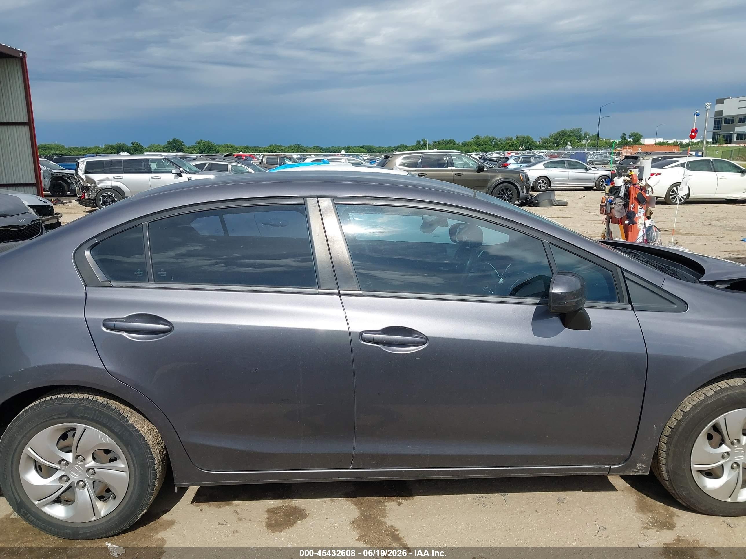 2015 Honda Civic Lx Серебряный vin: 2HGFB2F51FH566659