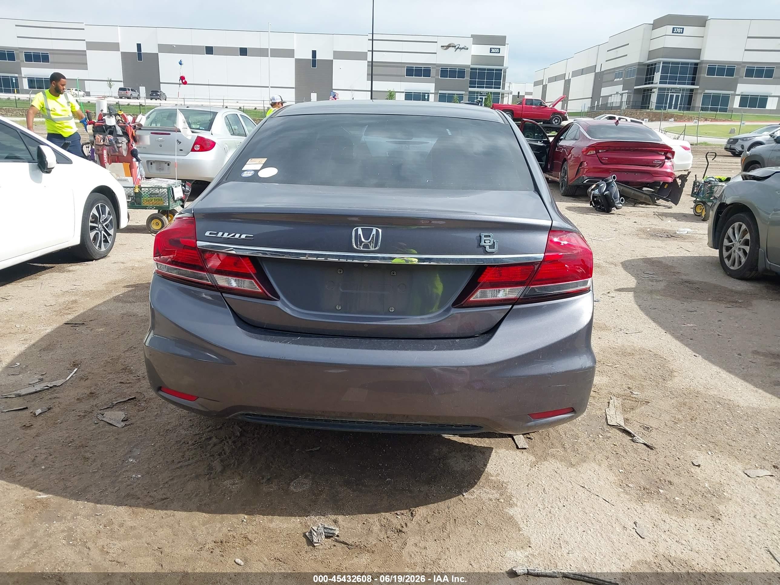 2015 Honda Civic Lx Серебряный vin: 2HGFB2F51FH566659