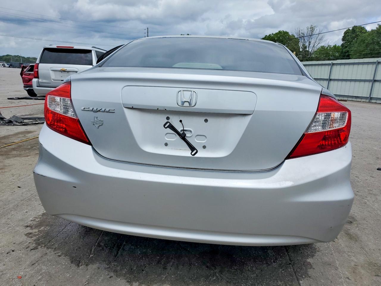 2012 Honda Civic Lx Silver vin: 2HGFB2F52CH328525