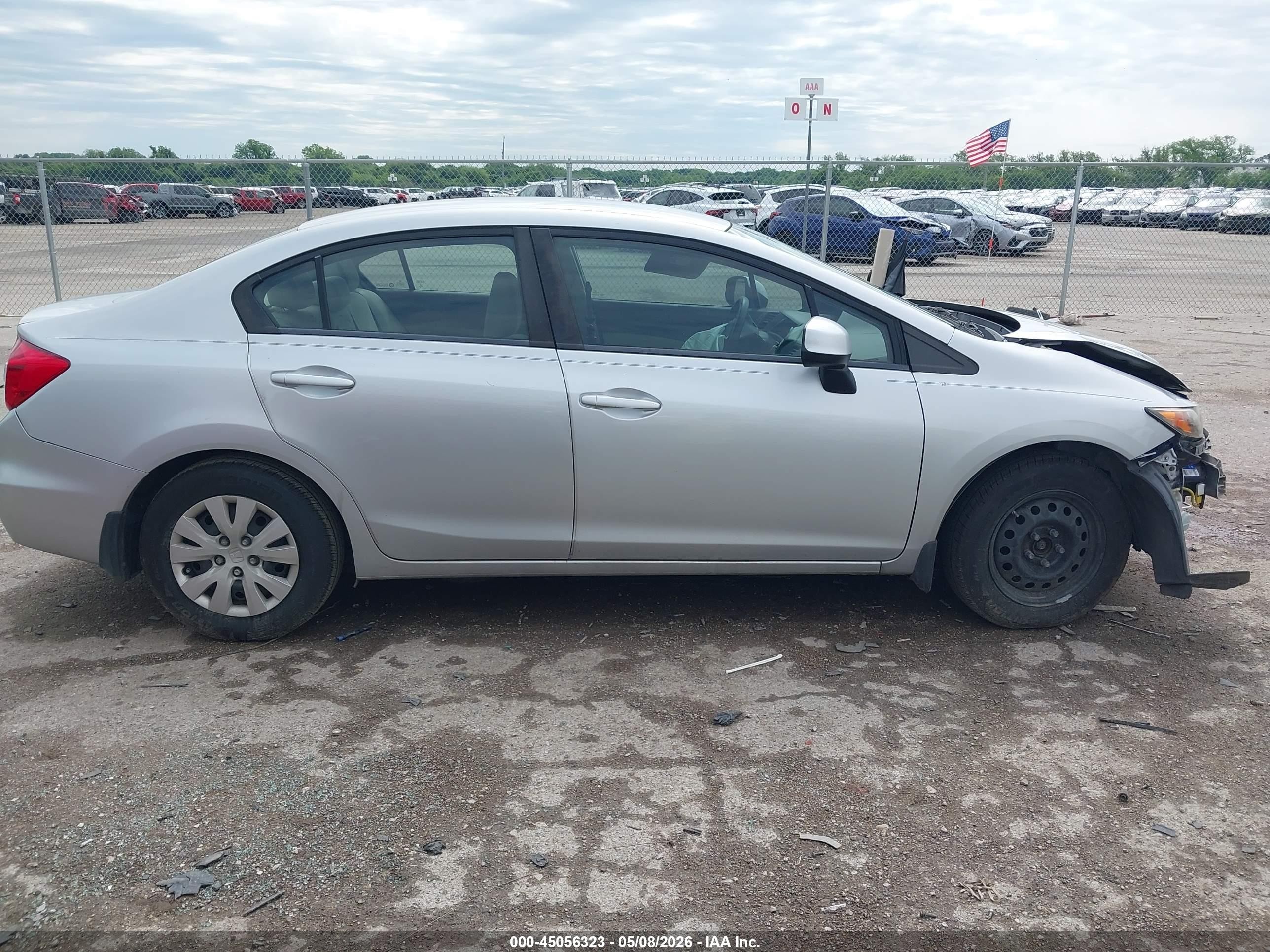 2012 Honda Civic Lx Silver vin: 2HGFB2F52CH563281