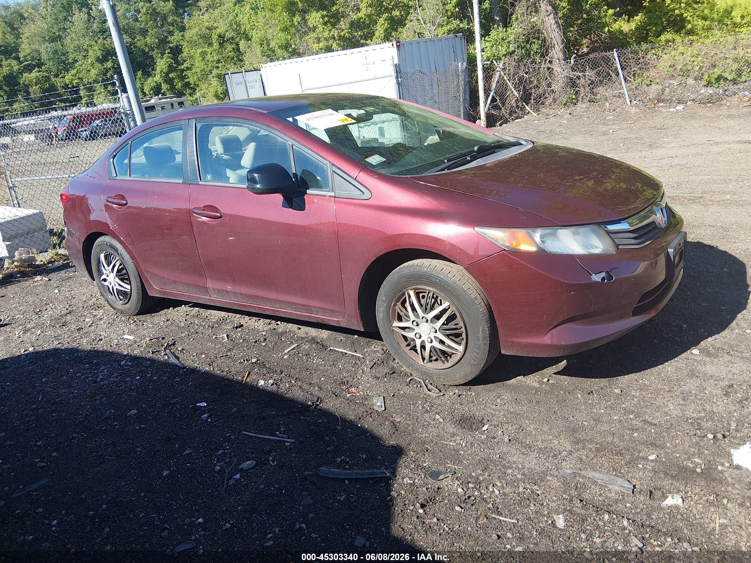 2012 Honda Civic Lx Burgundy vin: 2HGFB2F52CH568061